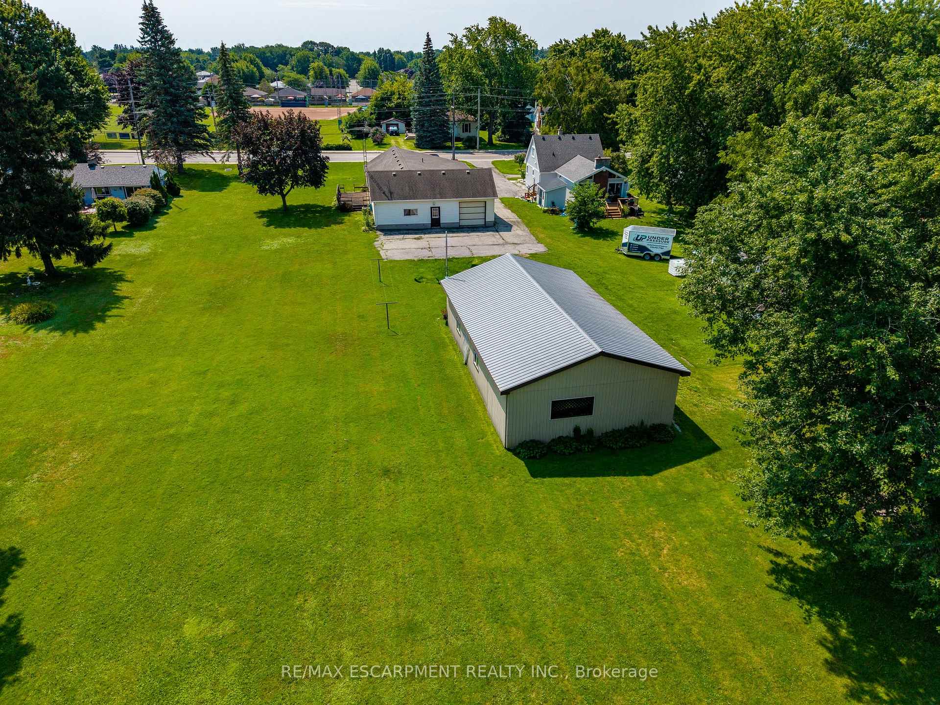 Photo 4 of 1032 Main Street, Norfolk, Port Dover — HOMEH