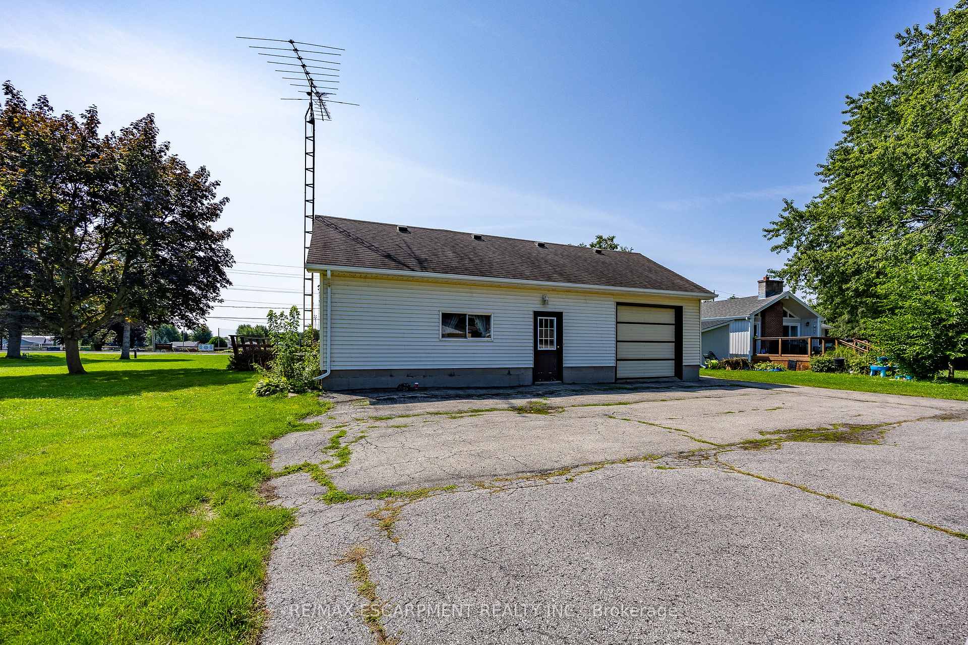 Photo 7 of 1032 Main Street, Norfolk, Port Dover — HOMEH