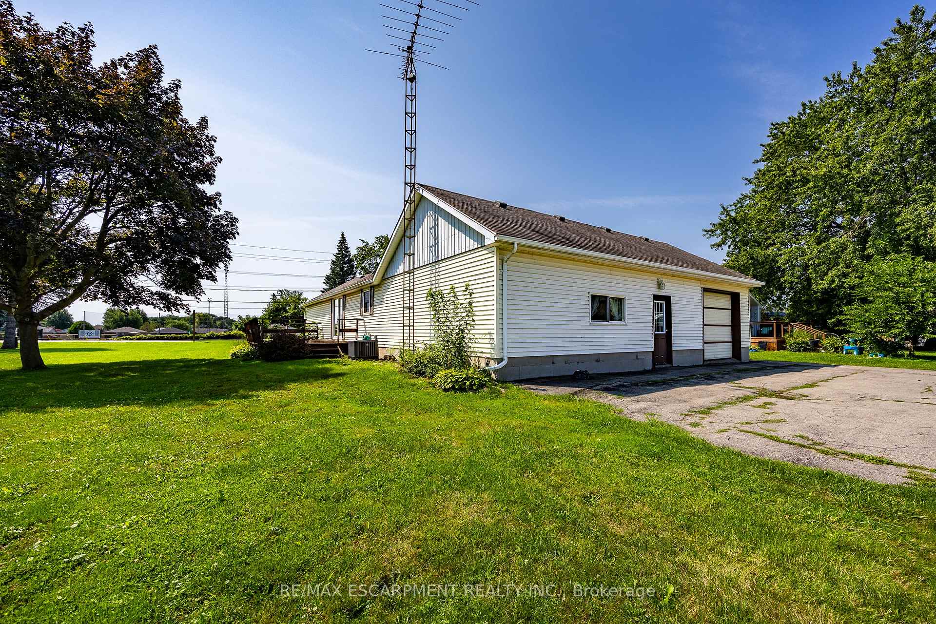 Photo 8 of 1032 Main Street, Norfolk, Port Dover — HOMEH