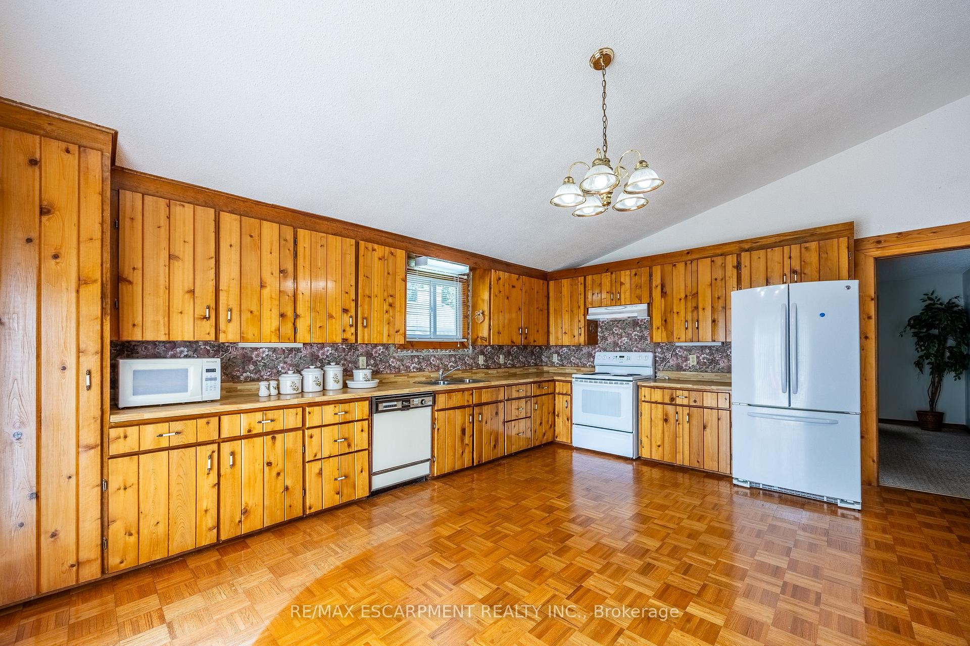 Photo 12 of 1032 Main Street, Norfolk, Port Dover — HOMEH