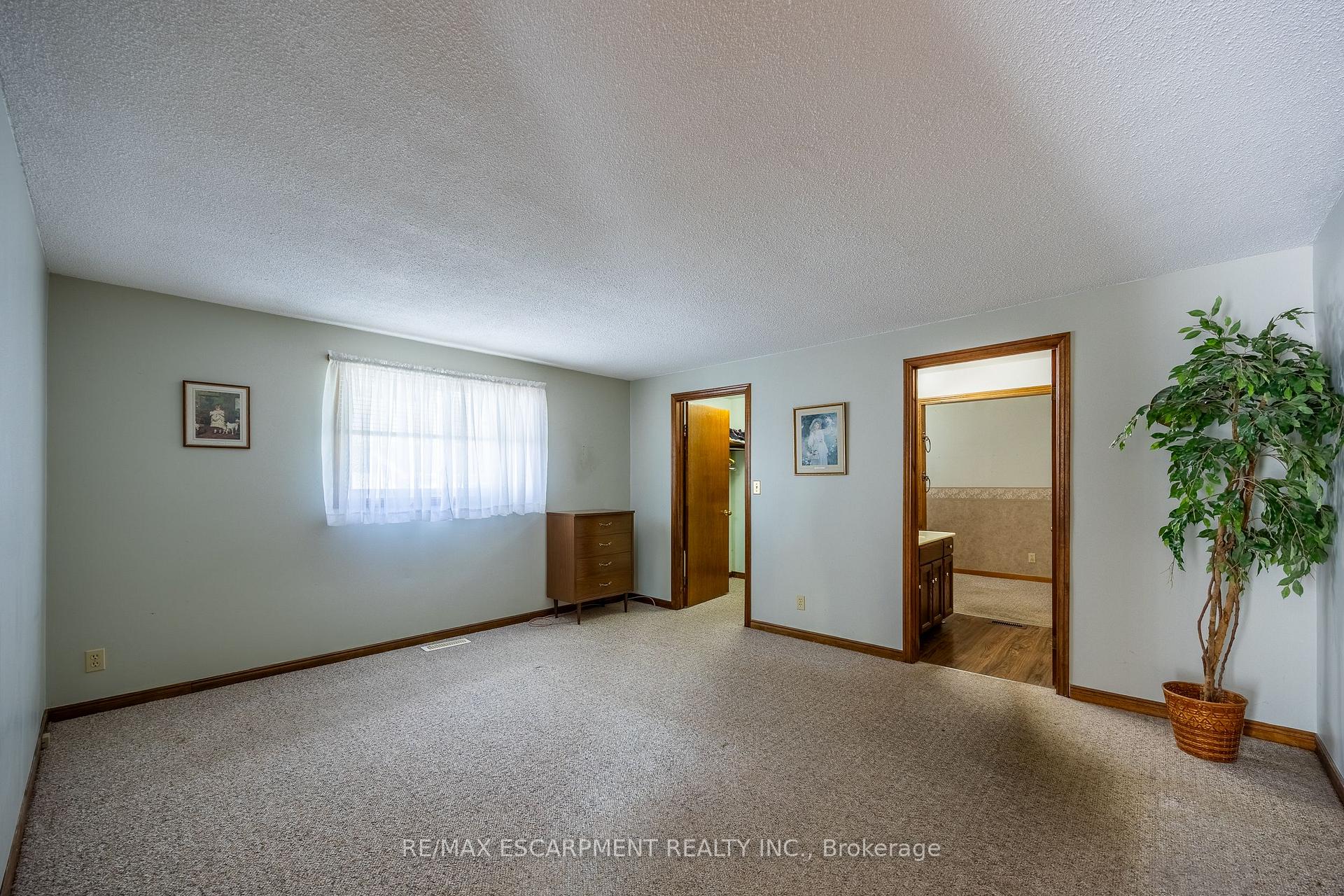 Photo 13 of 1032 Main Street, Norfolk, Port Dover — HOMEH