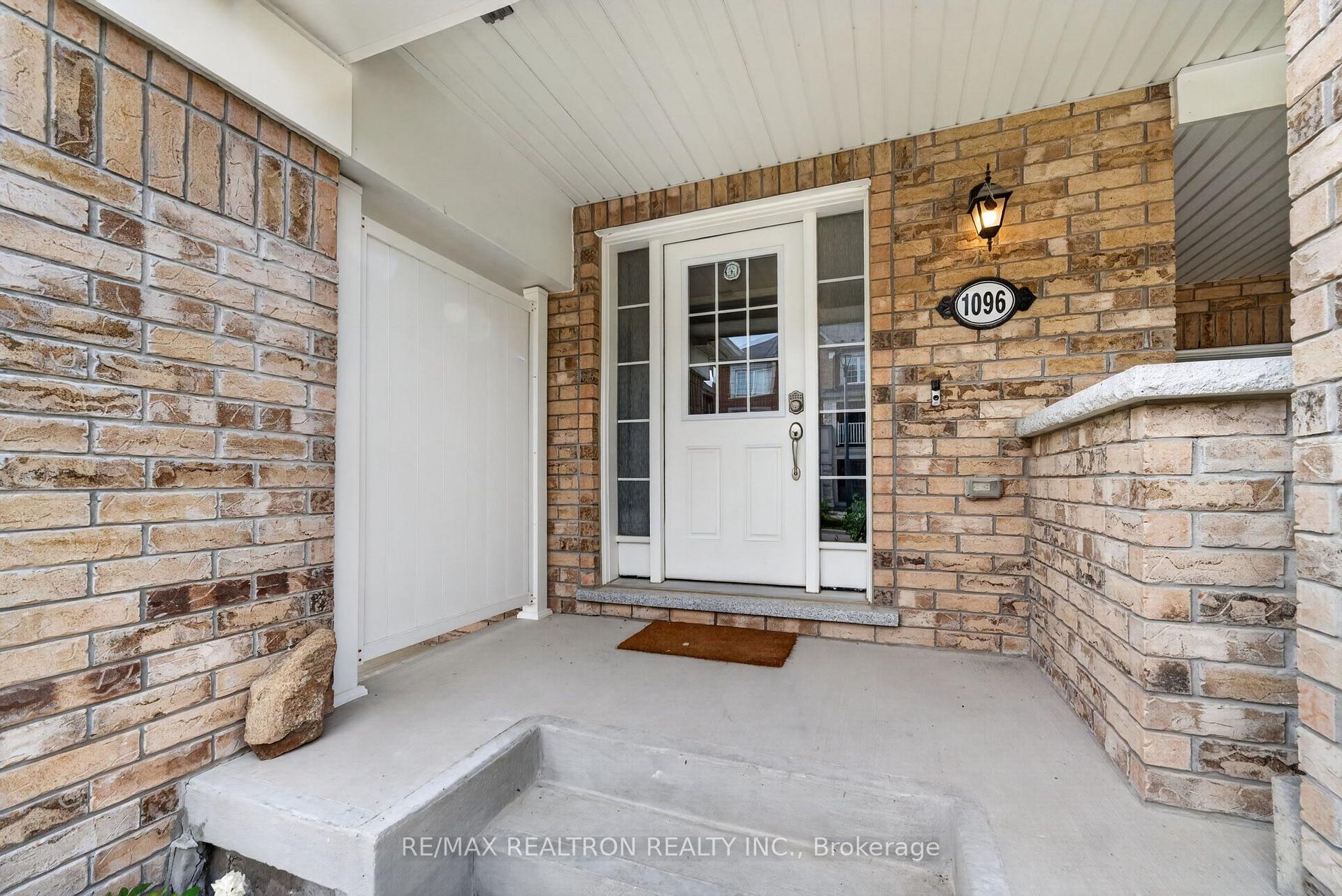 Photo 3 of 1096 Silk Street, Pickering, Rural Pickering — HOMEH
