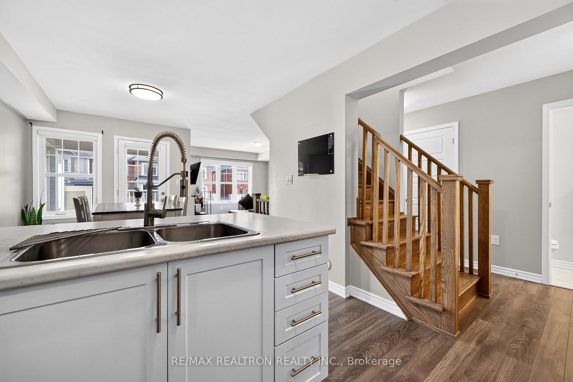 Photo 15 of 1096 Silk Street, Pickering, Rural Pickering — HOMEH