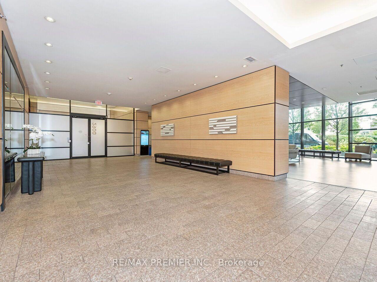 Photo 4 of Unit 1706, 2900 Highway 7, Vaughan, Concord — HOMEH
