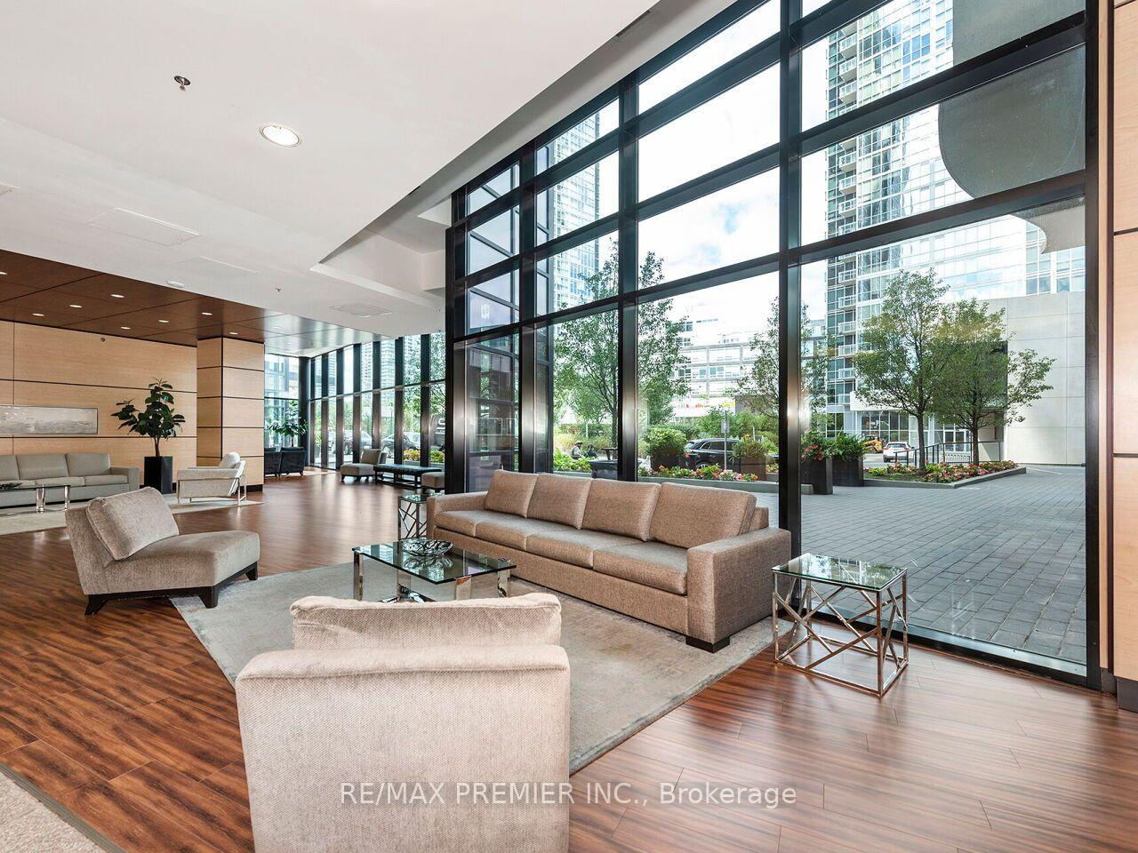 Photo 5 of Unit 1706, 2900 Highway 7, Vaughan, Concord — HOMEH