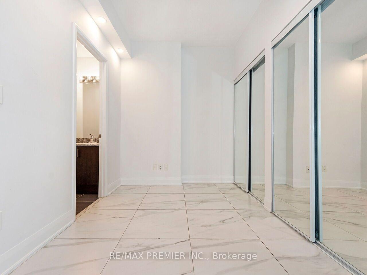 Photo 9 of Unit 1706, 2900 Highway 7, Vaughan, Concord — HOMEH