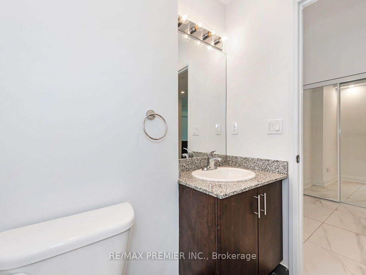 Photo 14 of Unit 1706, 2900 Highway 7, Vaughan, Concord — HOMEH