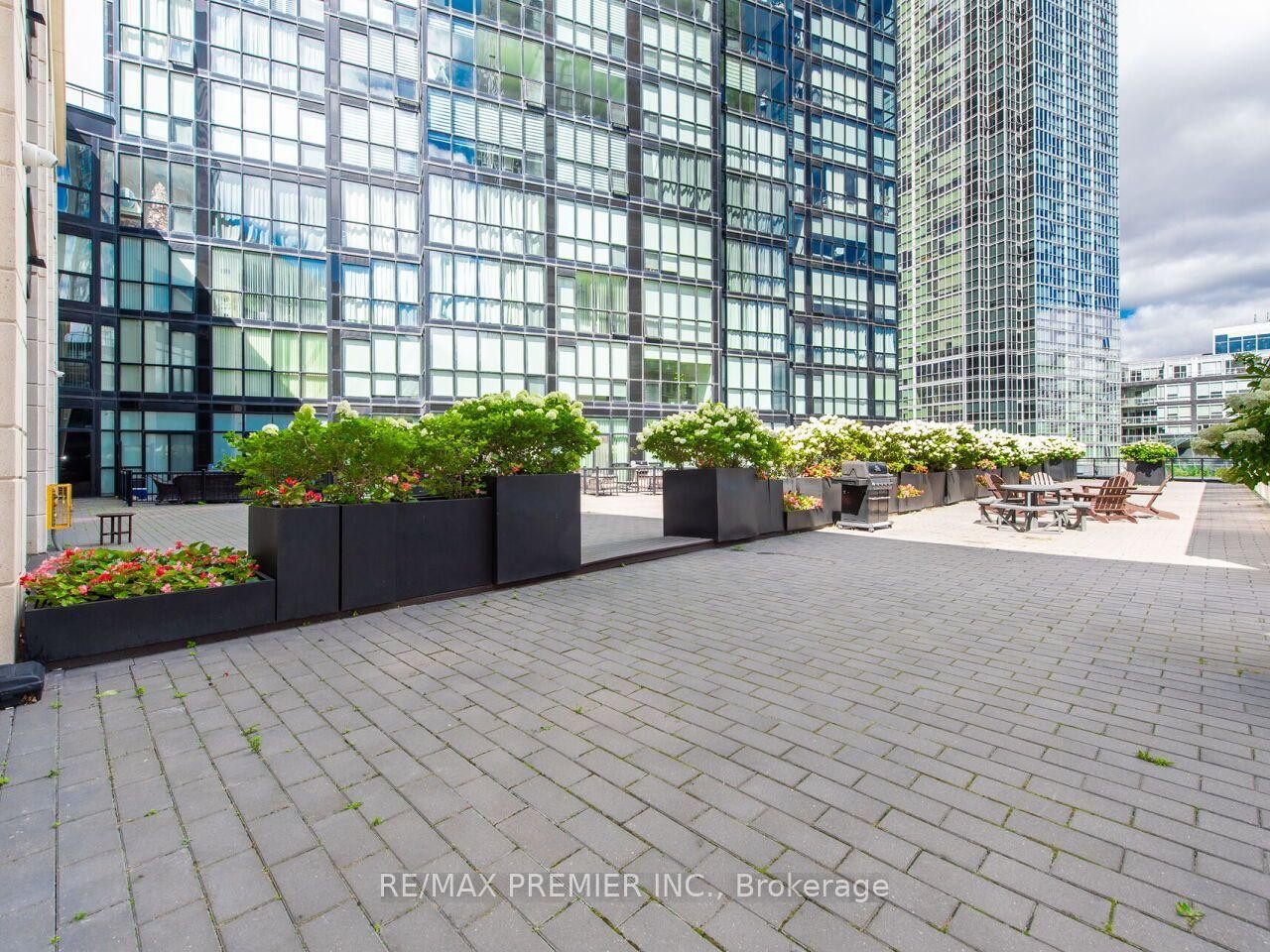 Photo 48 of Unit 1706, 2900 Highway 7, Vaughan, Concord — HOMEH