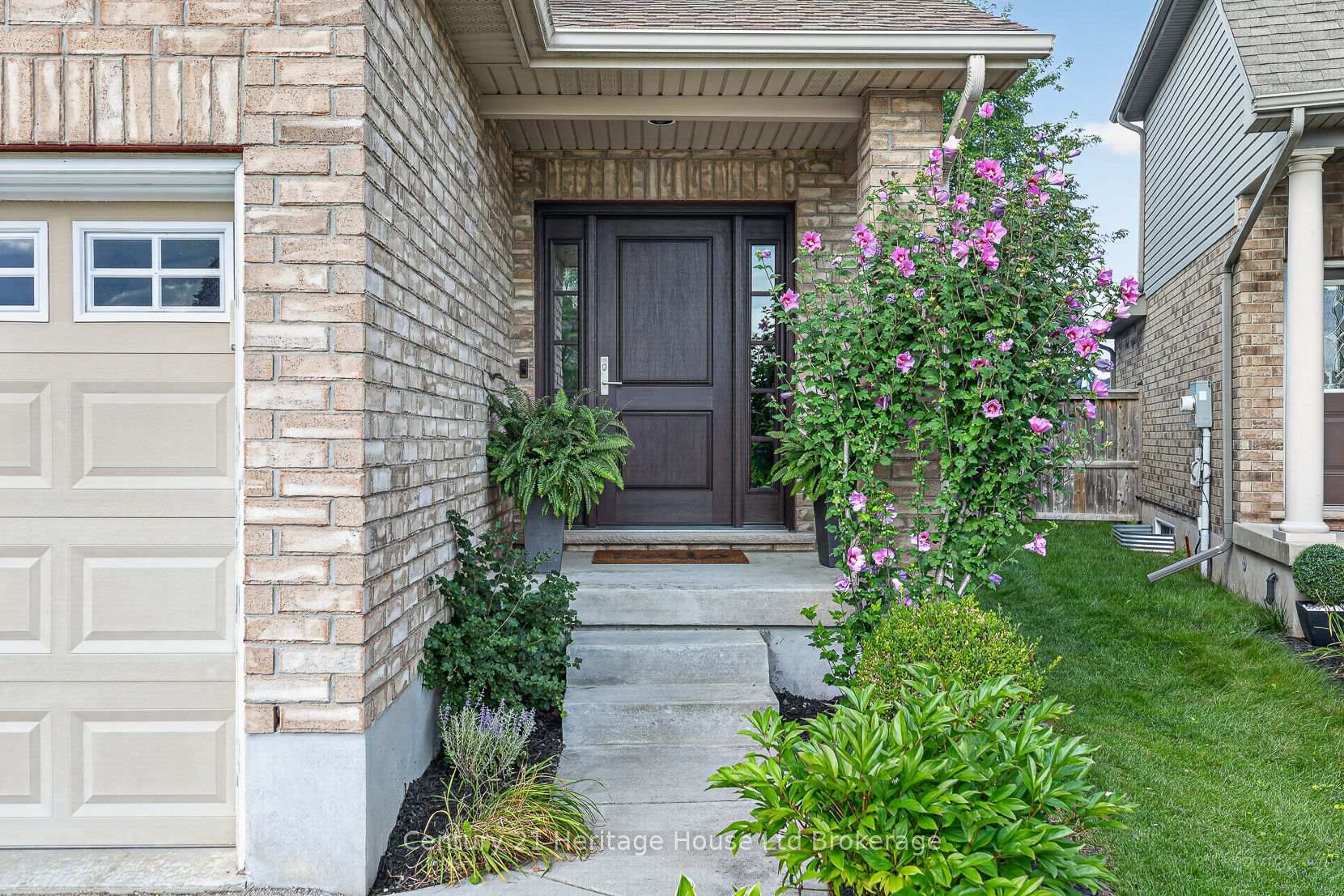 Photo 4 of 783 Frontenac Crescent, Woodstock, Woodstock - South — HOMEH