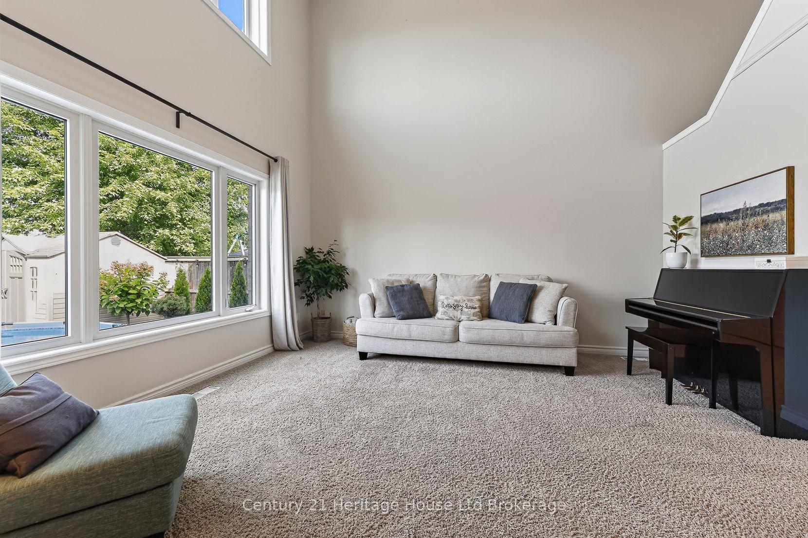 Photo 8 of 783 Frontenac Crescent, Woodstock, Woodstock - South — HOMEH