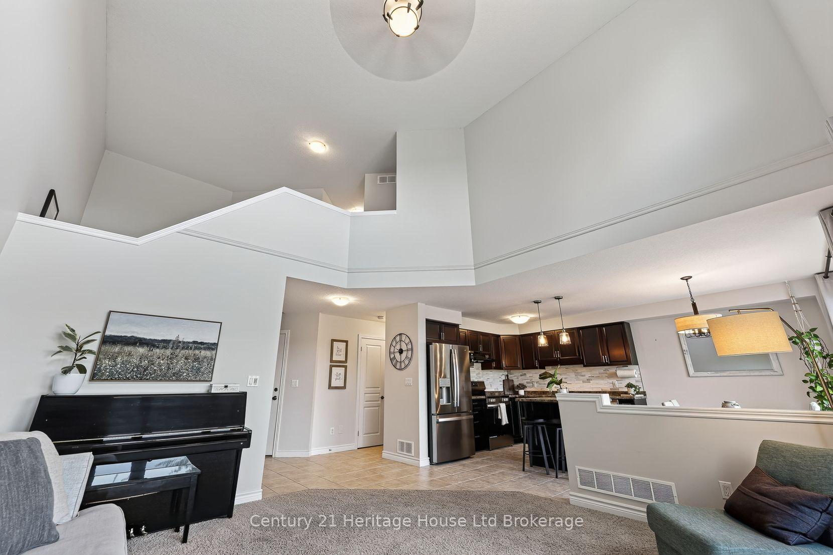 Photo 10 of 783 Frontenac Crescent, Woodstock, Woodstock - South — HOMEH