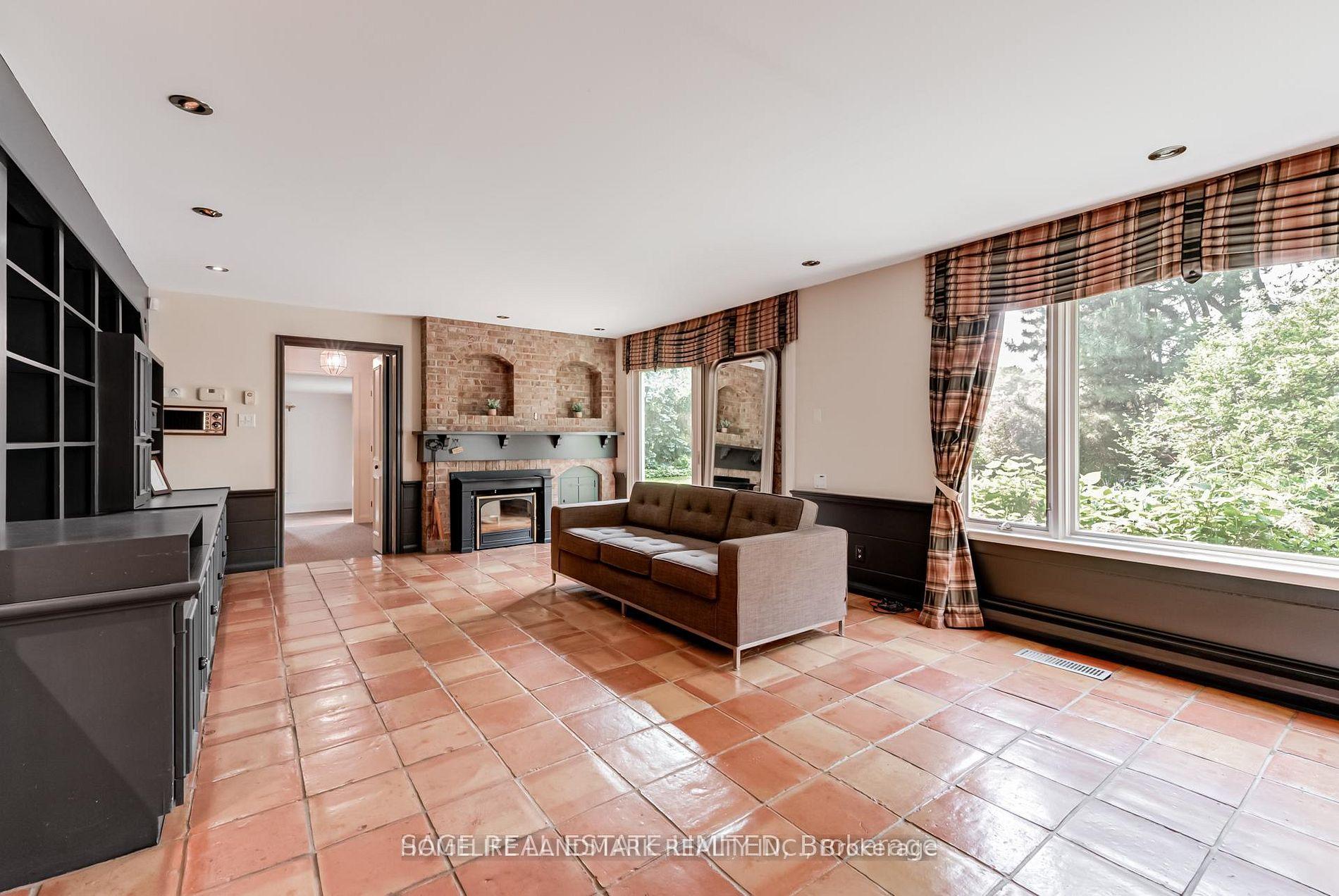 Photo 10 of 69 Fairway Heights Drive, Markham, Bayview Fairway-Bayview Country Club Estates — HOMEH