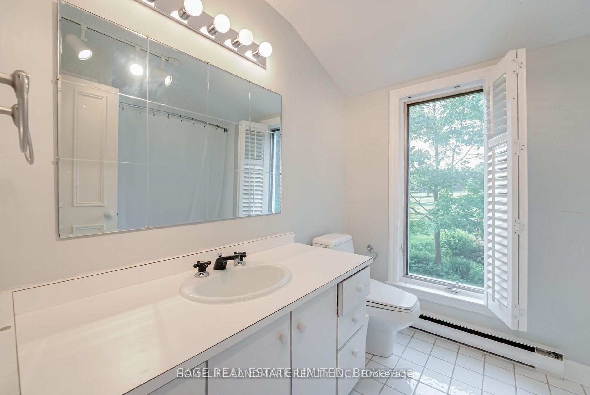 Photo 16 of 69 Fairway Heights Drive, Markham, Bayview Fairway-Bayview Country Club Estates — HOMEH