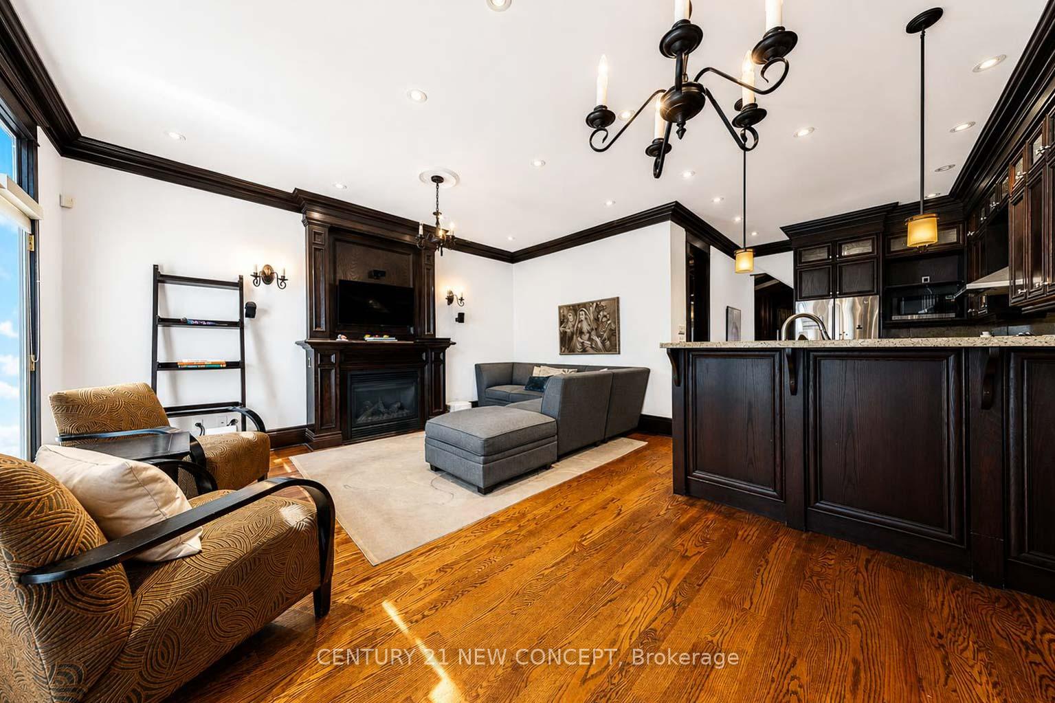 Photo 15 of 42 Bellefair Avenue, Toronto, The Beaches — HOMEH