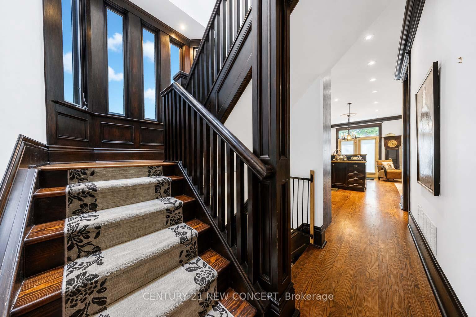 Photo 18 of 42 Bellefair Avenue, Toronto, The Beaches — HOMEH