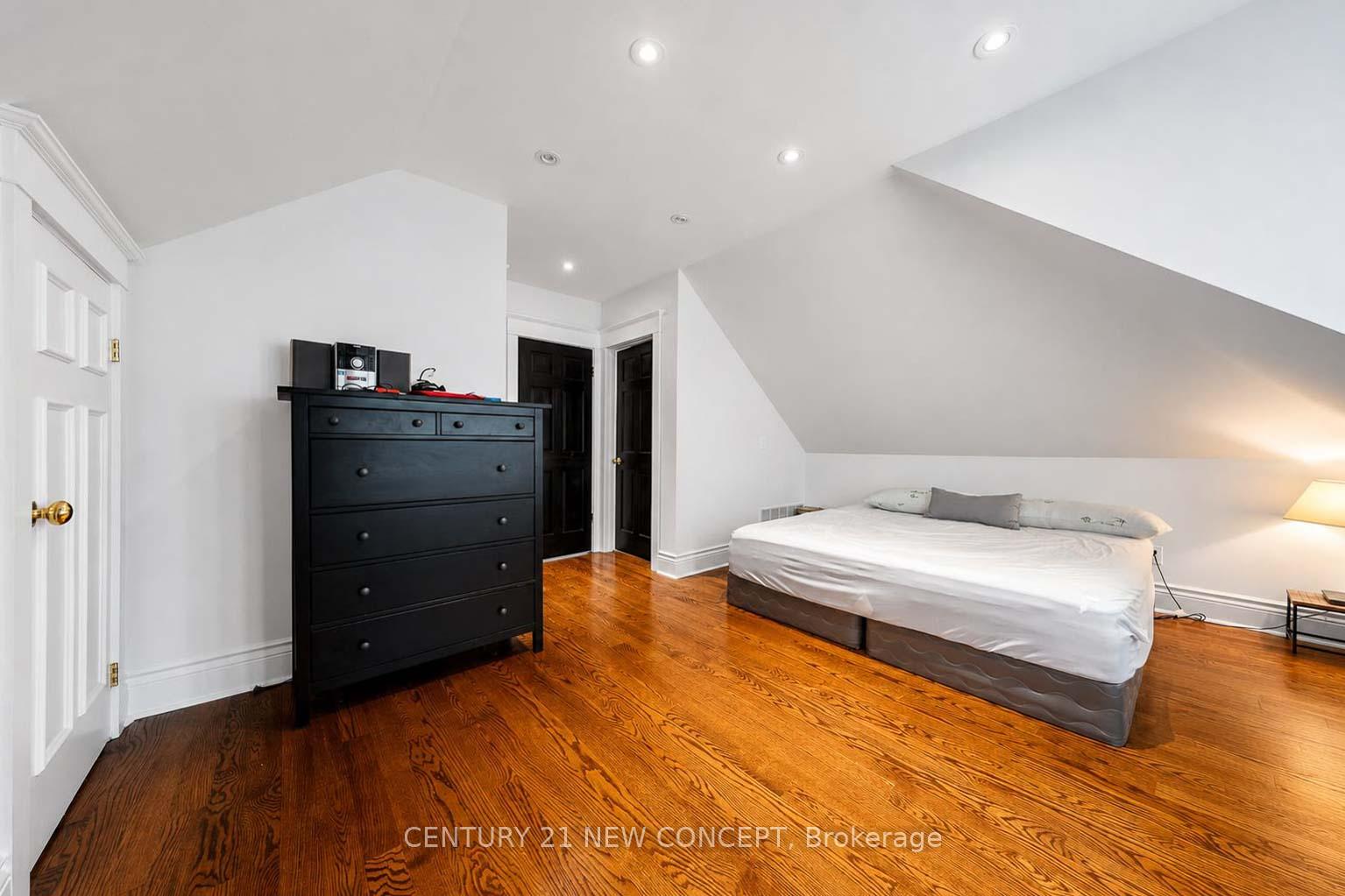 Photo 23 of 42 Bellefair Avenue, Toronto, The Beaches — HOMEH