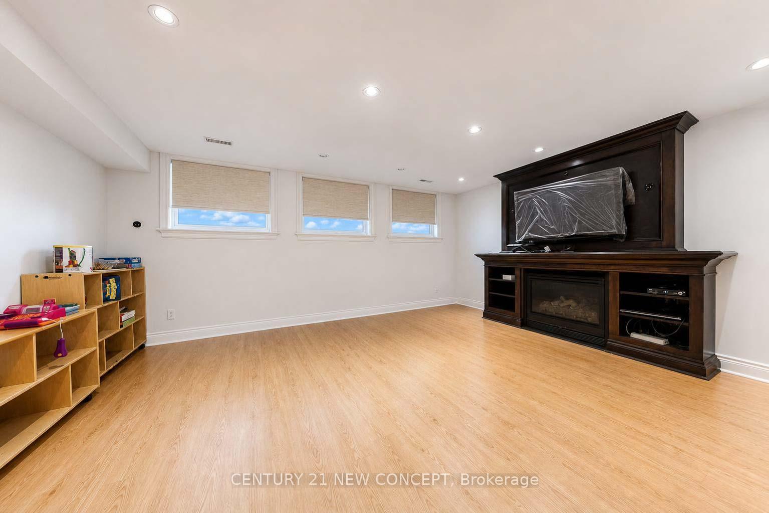 Photo 37 of 42 Bellefair Avenue, Toronto, The Beaches — HOMEH