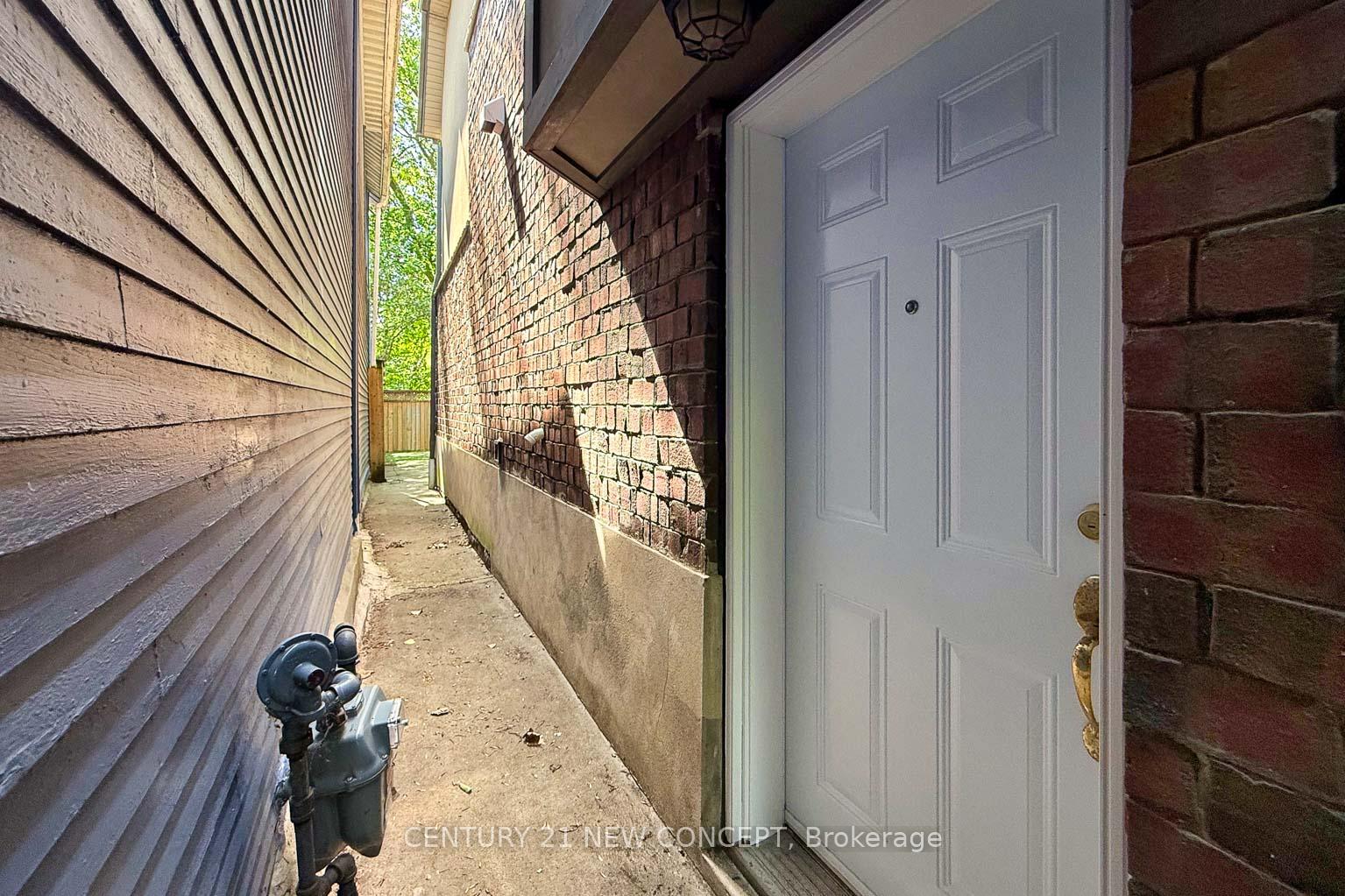 Photo 40 of 42 Bellefair Avenue, Toronto, The Beaches — HOMEH
