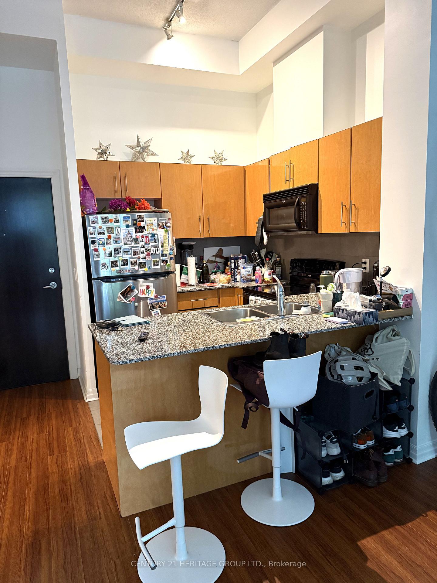 Photo 4 of Unit 208, 16 Yonge Street, Toronto, Waterfront Communities — HOMEH