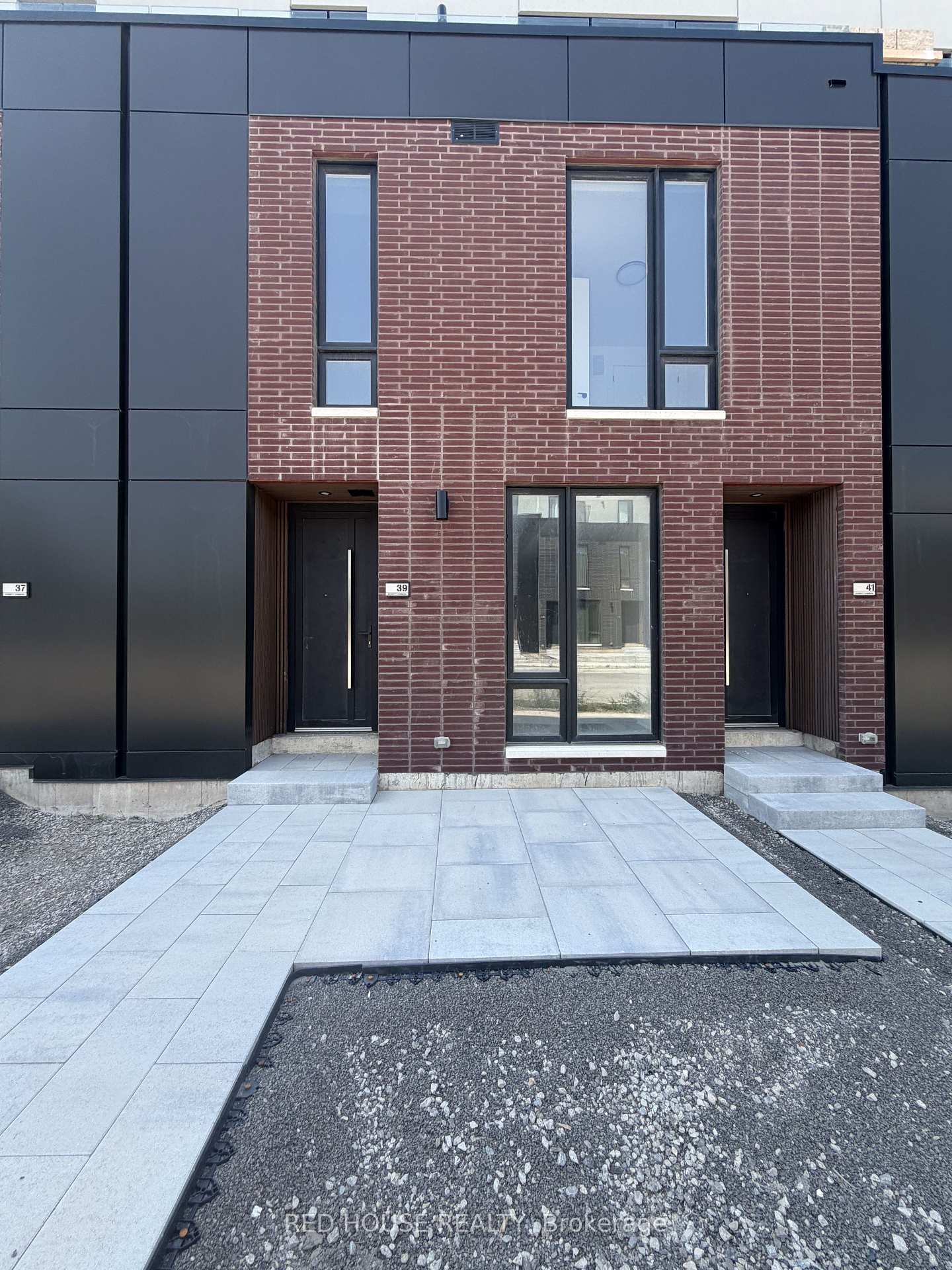 Photo 1 of 39 Everett Common, St. Catharines, Oakdale — HOMEH