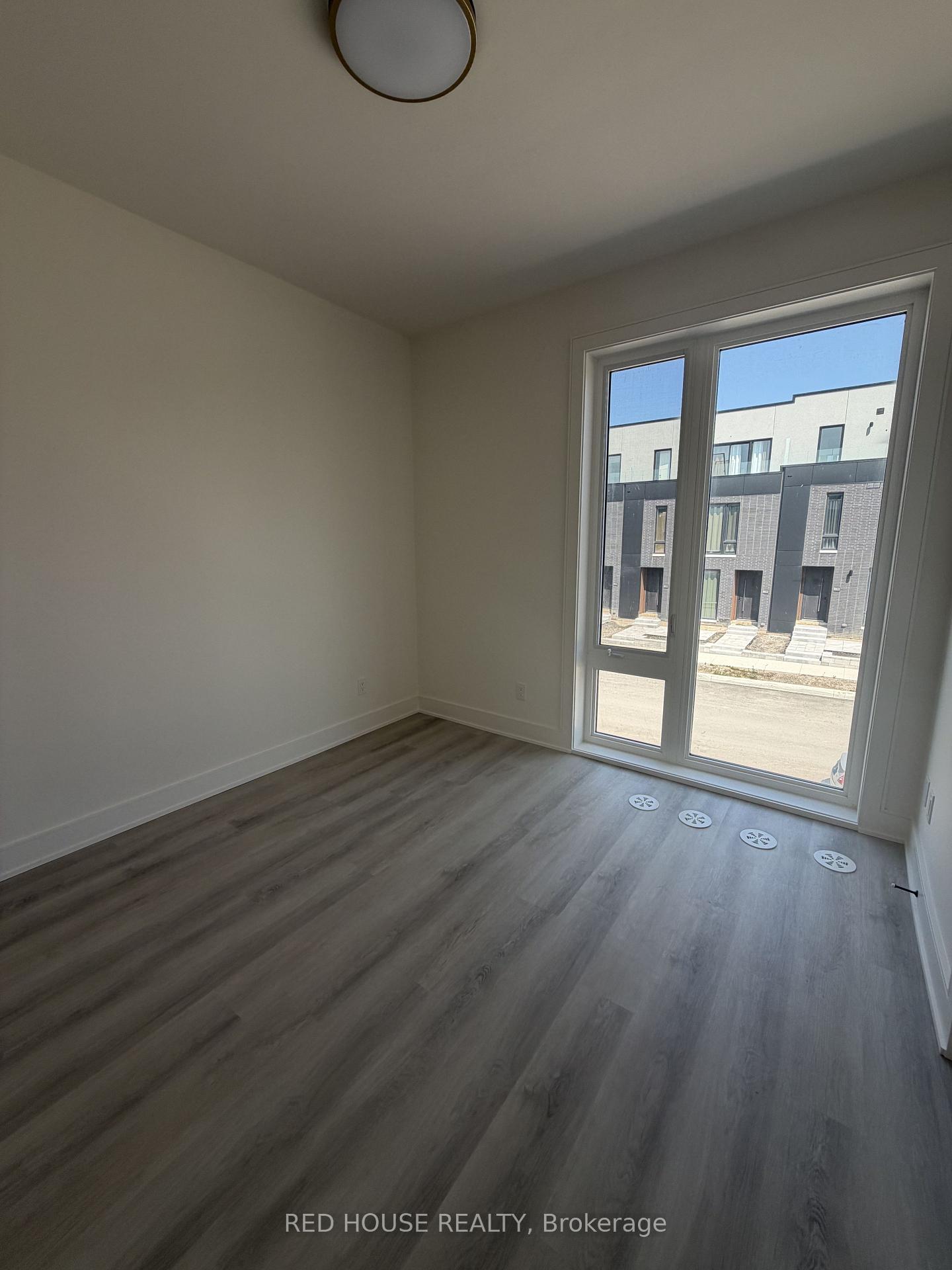 Photo 13 of 39 Everett Common, St. Catharines, Oakdale — HOMEH