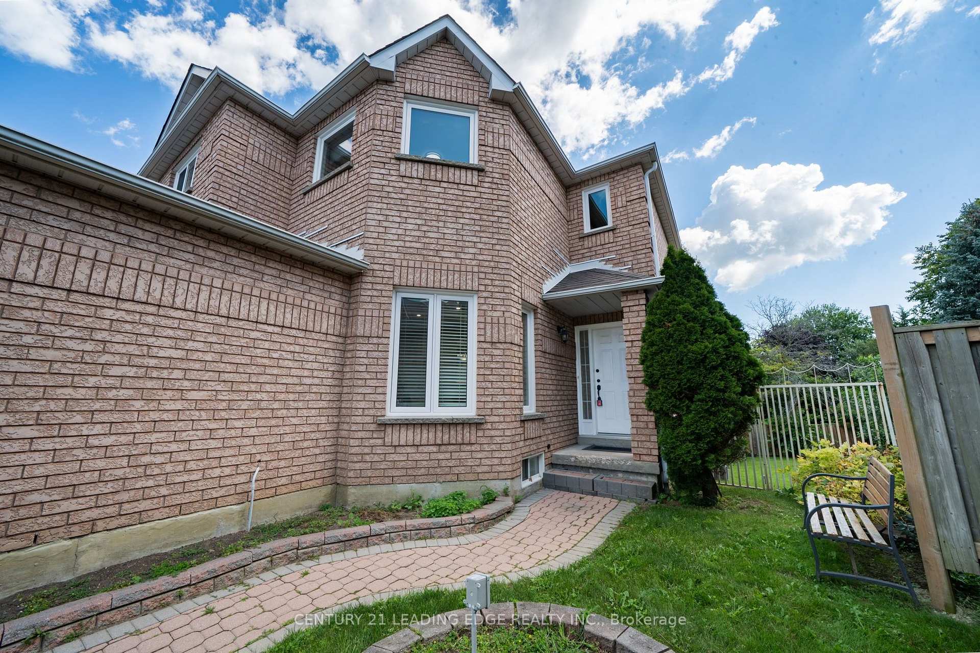 Photo 3 of 1595 Deerhurst Court, Pickering, Highbush — HOMEH