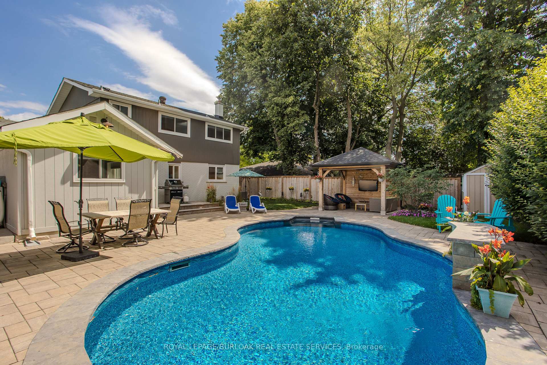 Photo 3 of 2124 Sandringham Drive, Burlington, Mountainside — HOMEH