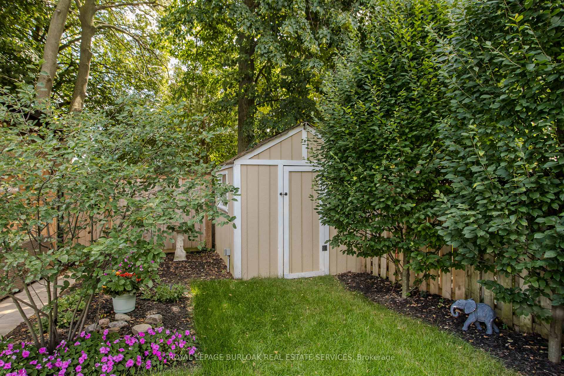 Photo 6 of 2124 Sandringham Drive, Burlington, Mountainside — HOMEH