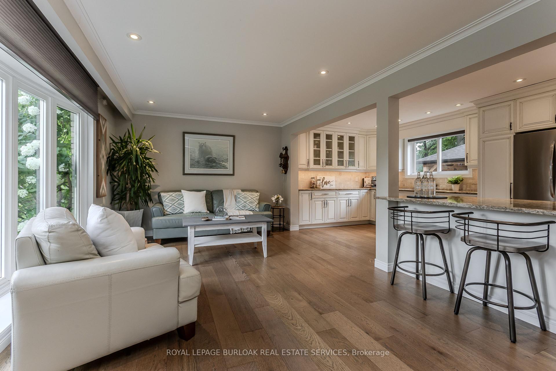 Photo 7 of 2124 Sandringham Drive, Burlington, Mountainside — HOMEH