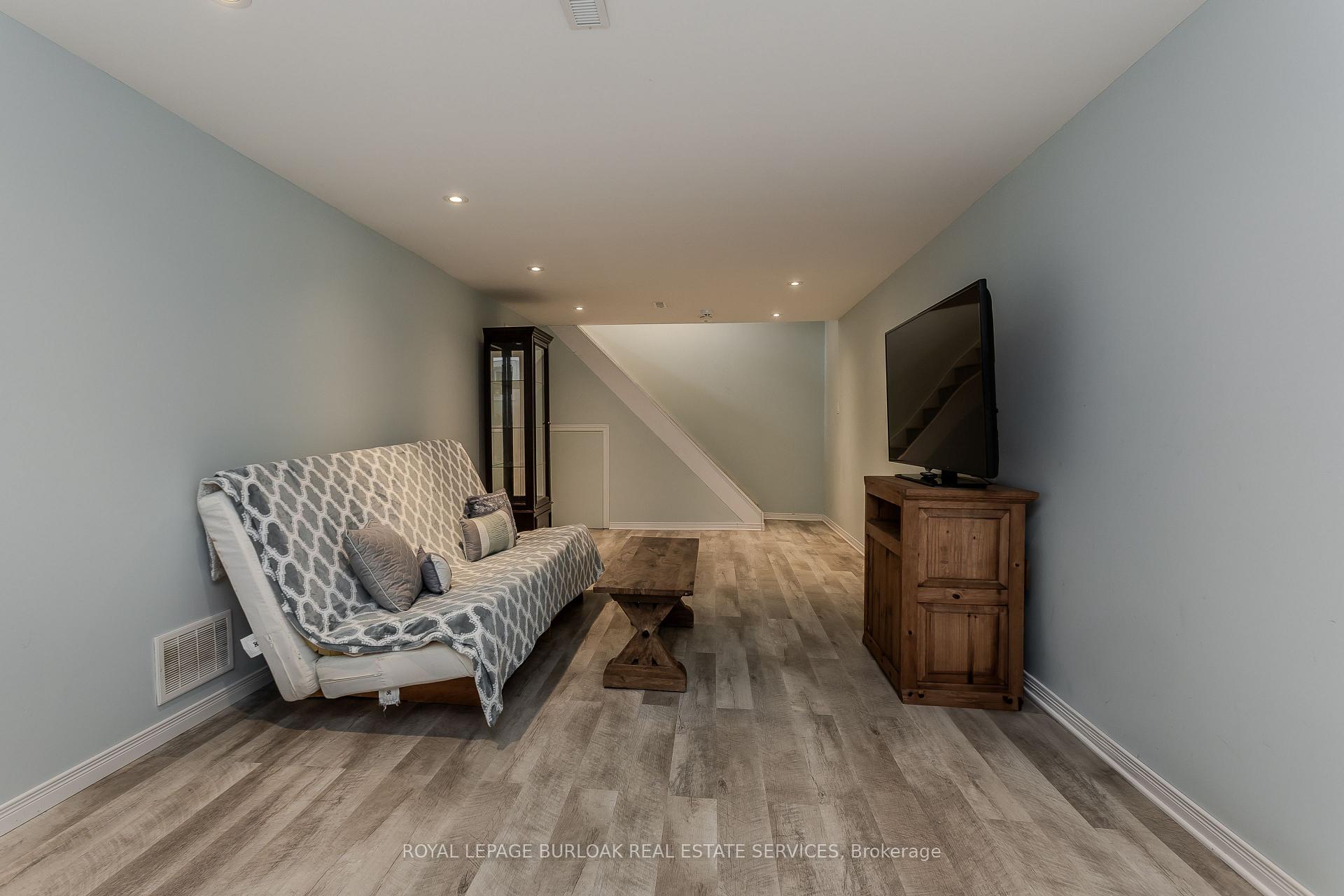 Photo 20 of 2124 Sandringham Drive, Burlington, Mountainside — HOMEH