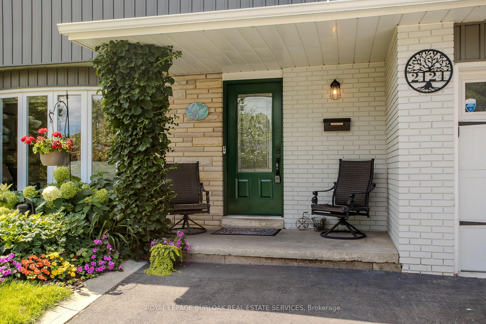 Photo 26 of 2124 Sandringham Drive, Burlington, Mountainside — HOMEH