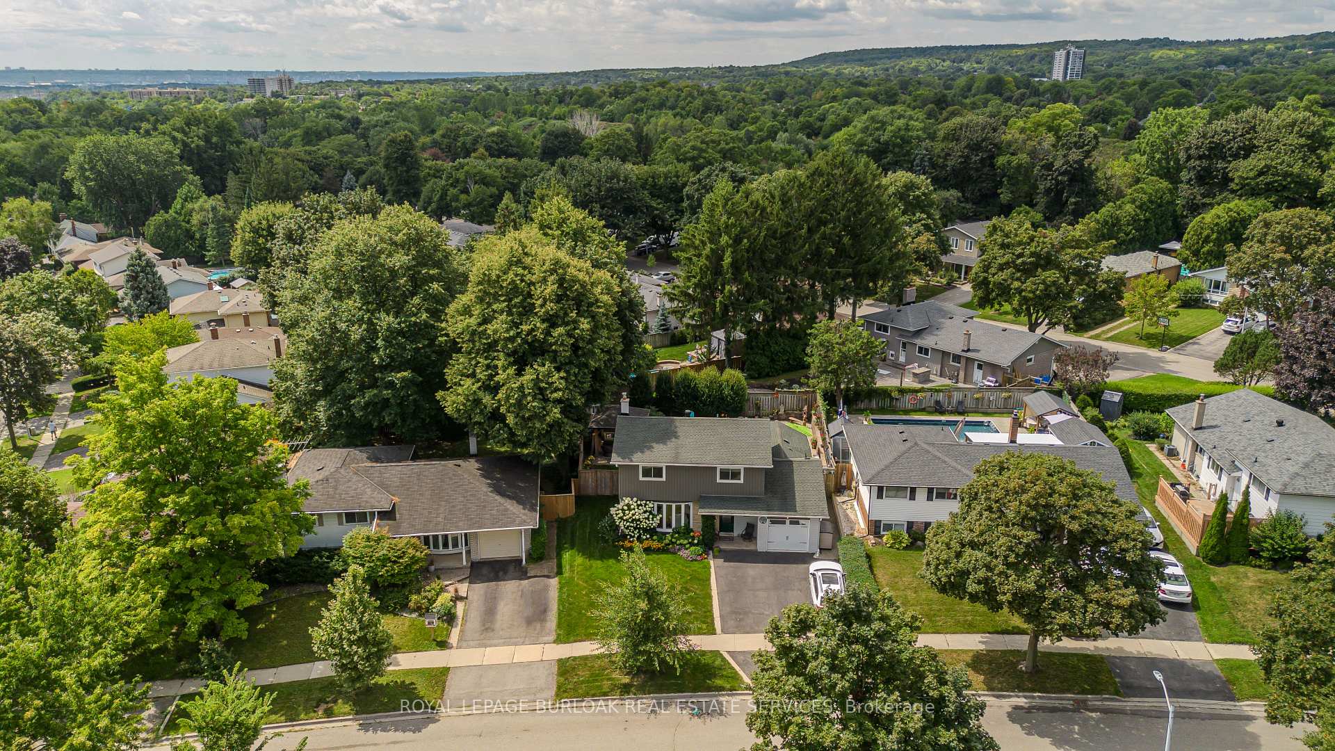 Photo 30 of 2124 Sandringham Drive, Burlington, Mountainside — HOMEH