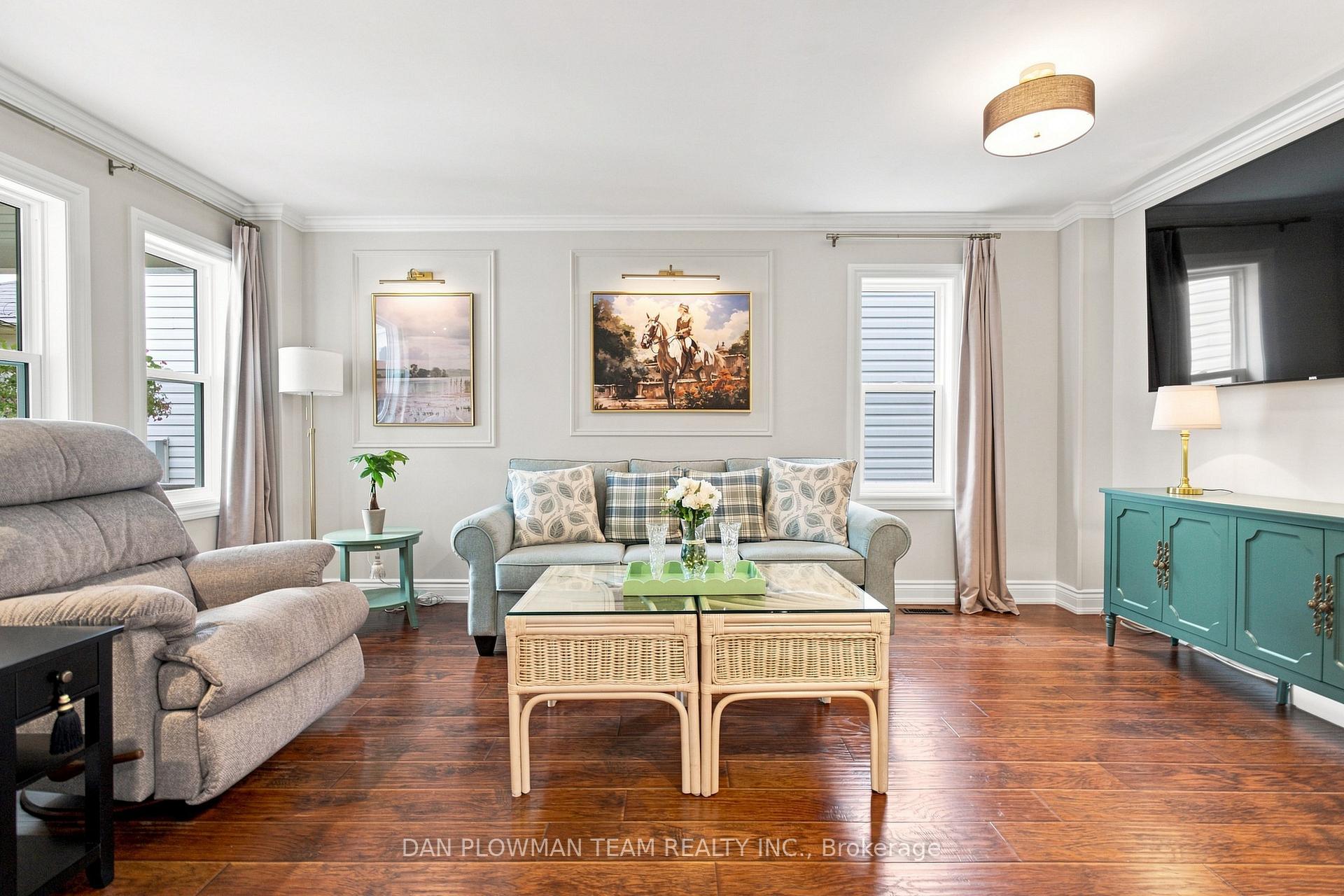 Photo 5 of 52 Wells Crescent, Whitby, Brooklin — HOMEH