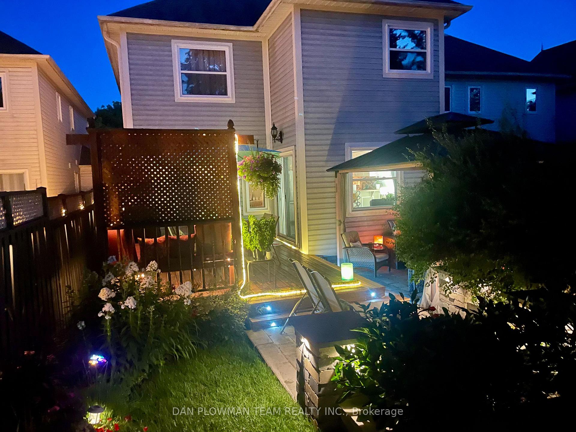 Photo 37 of 52 Wells Crescent, Whitby, Brooklin — HOMEH