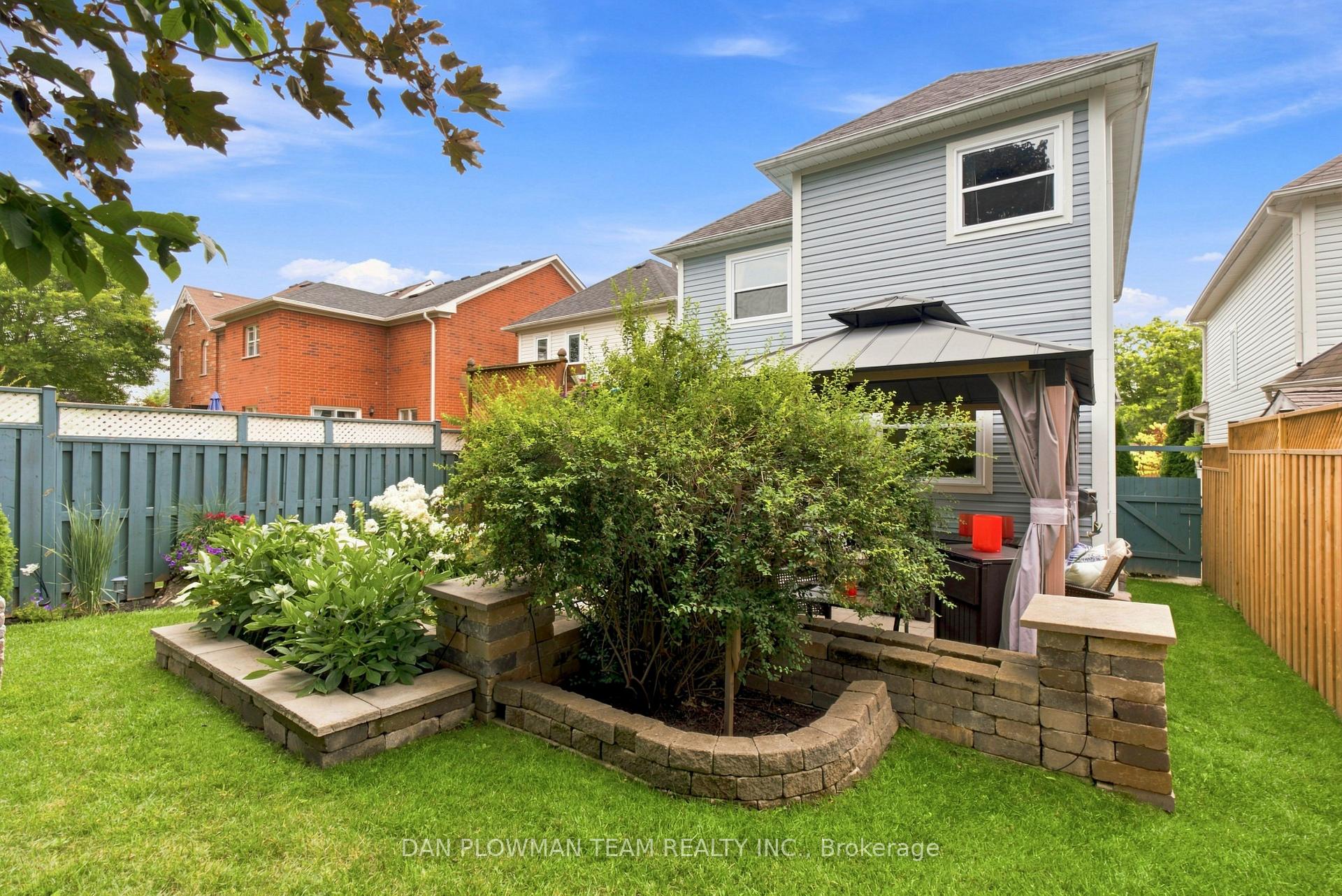 Photo 41 of 52 Wells Crescent, Whitby, Brooklin — HOMEH