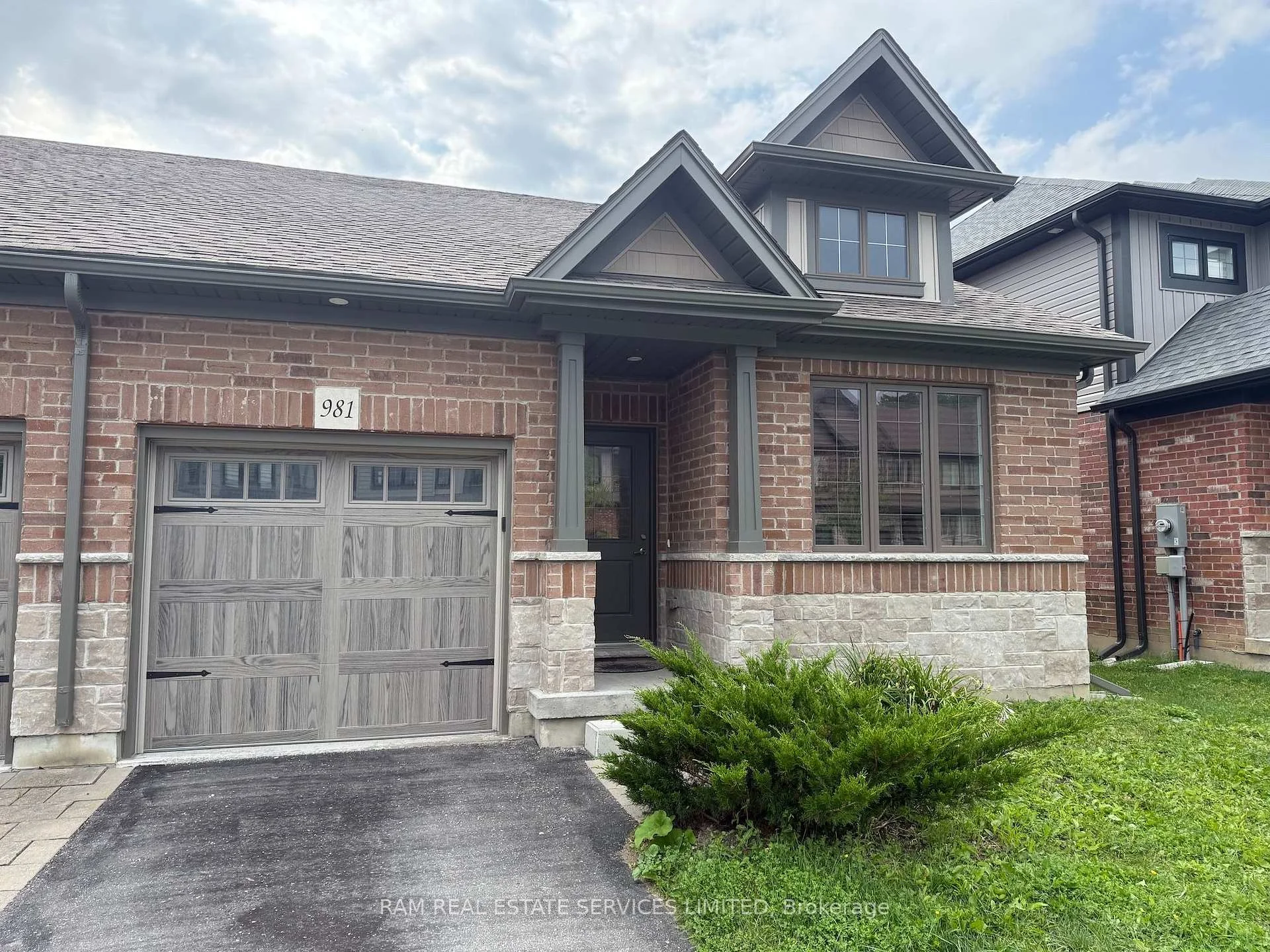 Photo of 981 wright Drive