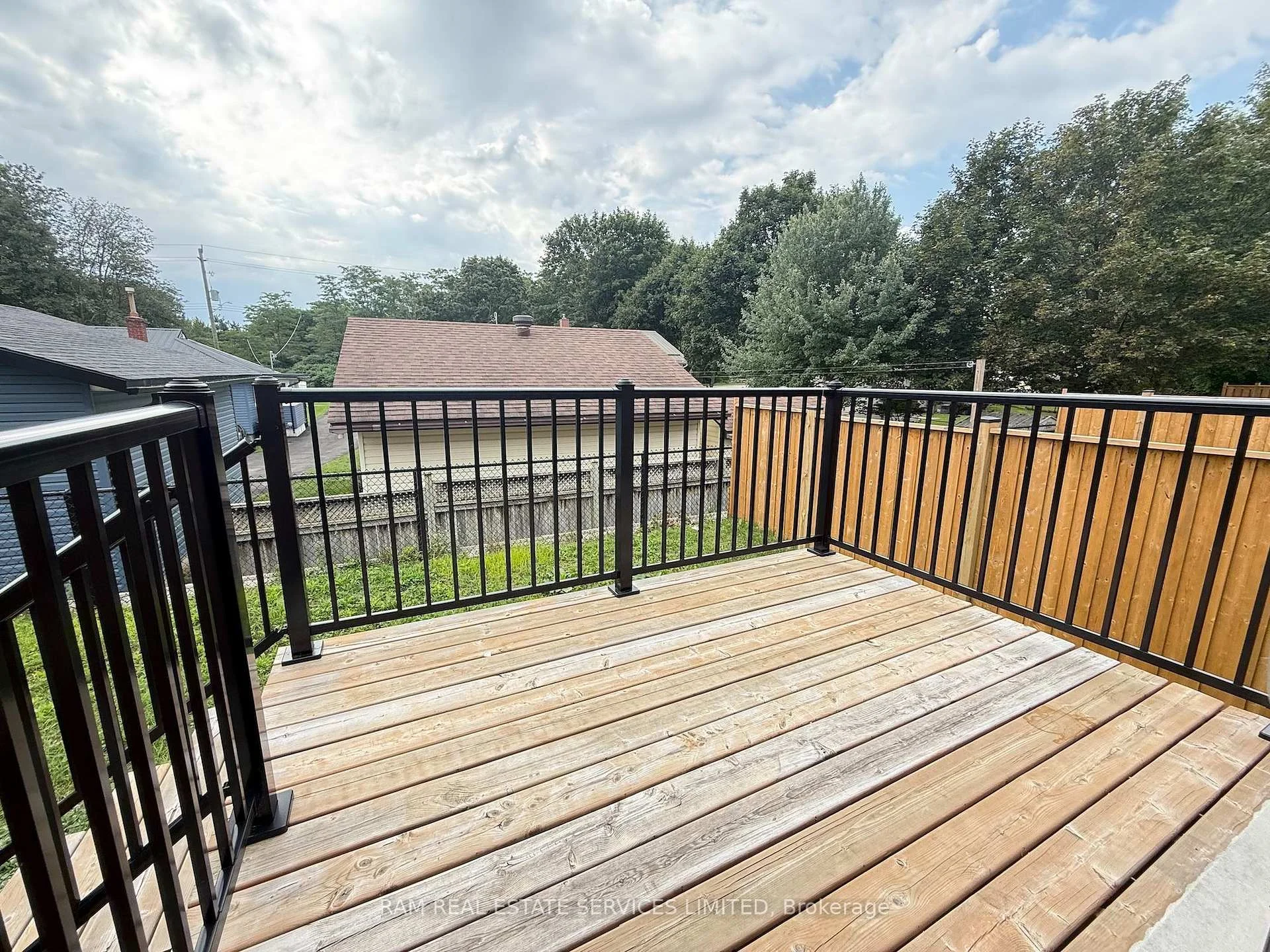 Photo 6 of 981 wright Drive, Midland — HOMEH