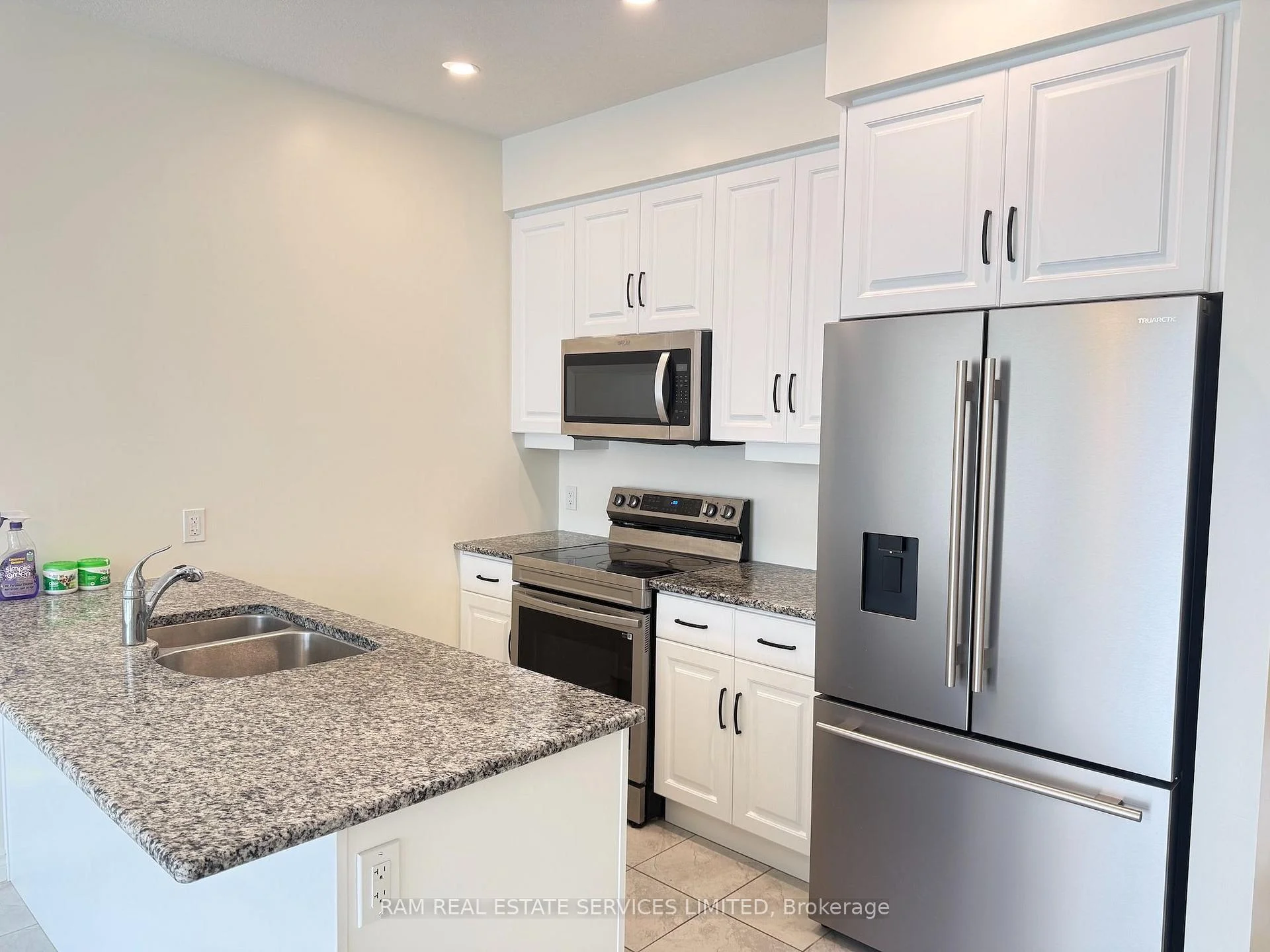 Photo 19 of 981 wright Drive, Midland — HOMEH