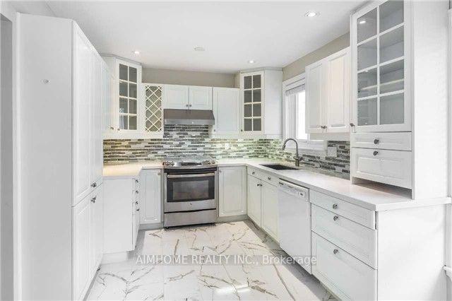 Photo 4 of 34 Hagerman Boulevard, Markham, Unionville — HOMEH