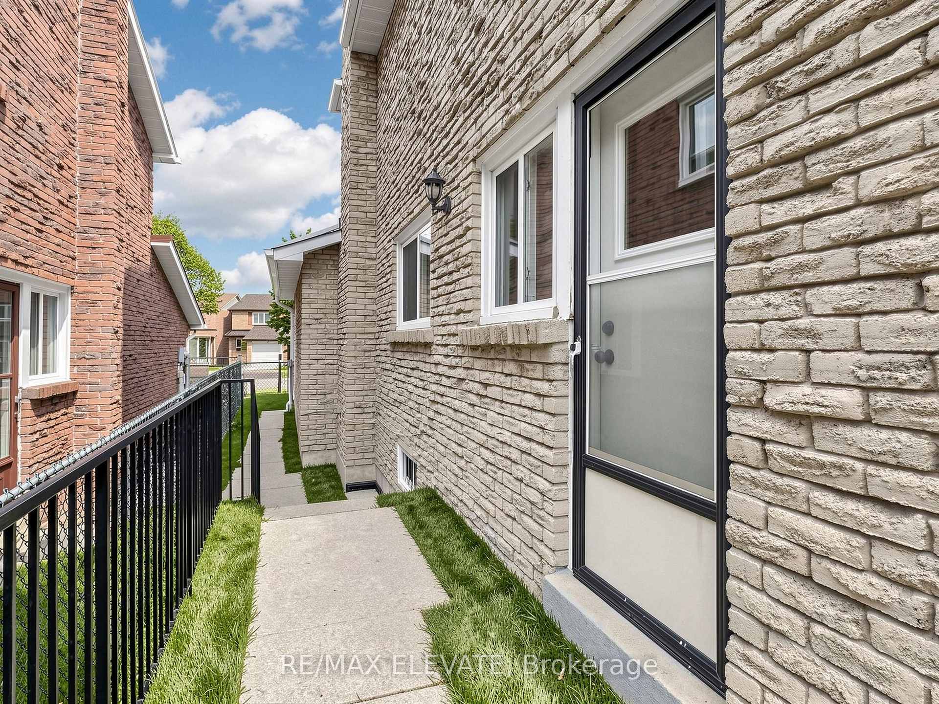 Photo 42 of 25 Bethany Leigh Drive, Scarborough, Agincourt North — HOMEH