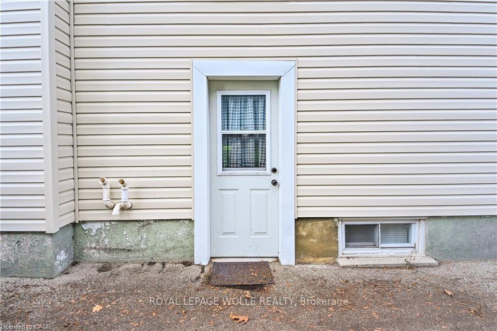Photo 4 of Unit Lower, 275 Main Street, Cambridge, East Galt — HOMEH