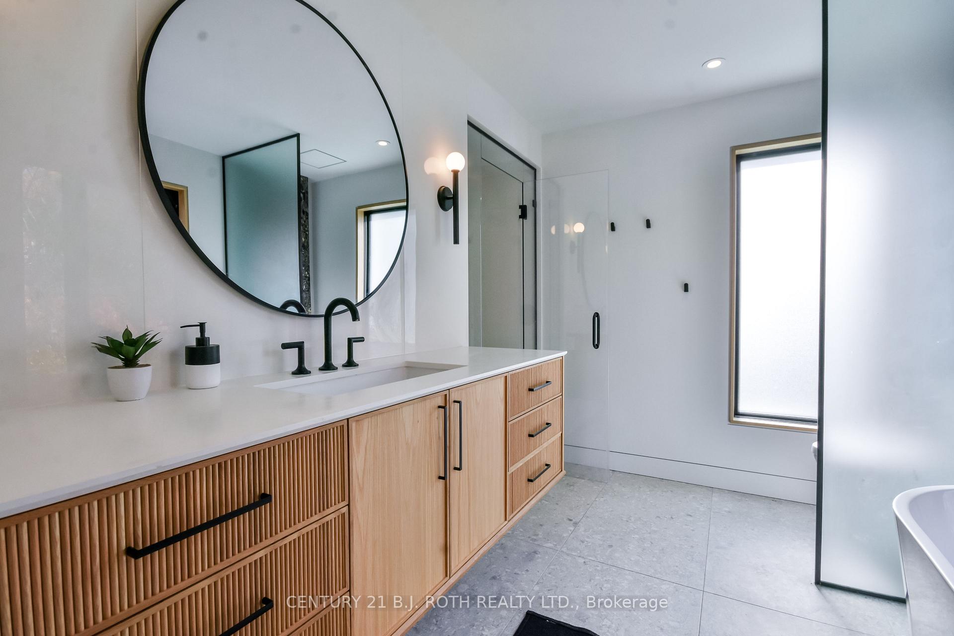 Photo 17 of 20 Weldon Street, Barrie, Codrington — HOMEH