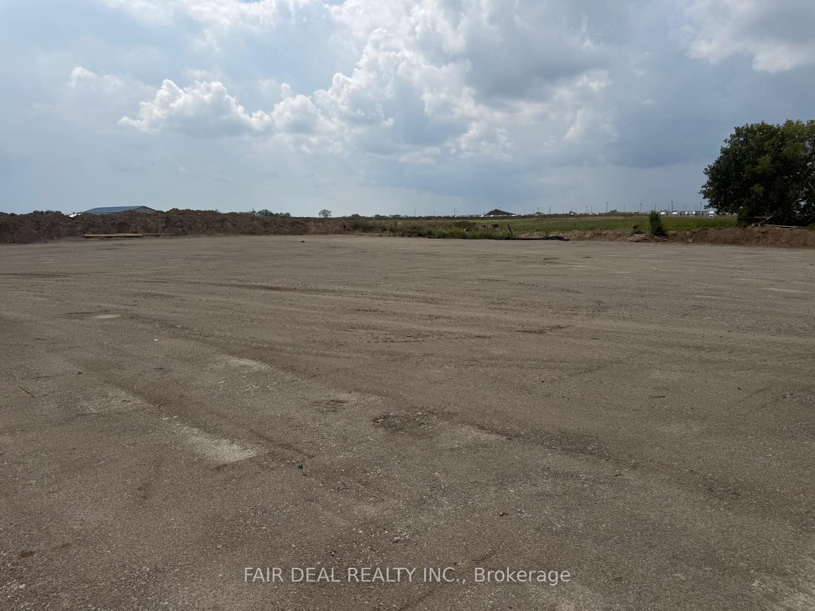 Photo 3 of 5444 Countryside Drive, Brampton, Highway 427 — HOMEH