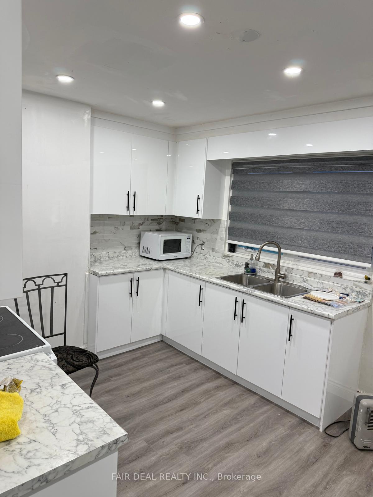 Photo 6 of 5444 Countryside Drive, Brampton, Highway 427 — HOMEH