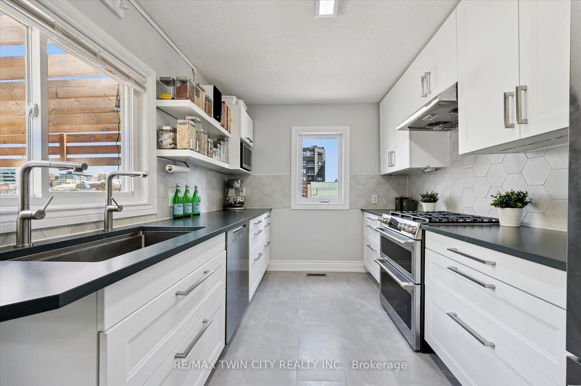 Photo 16 of 40 Madison Avenue S, Kitchener, King East — HOMEH