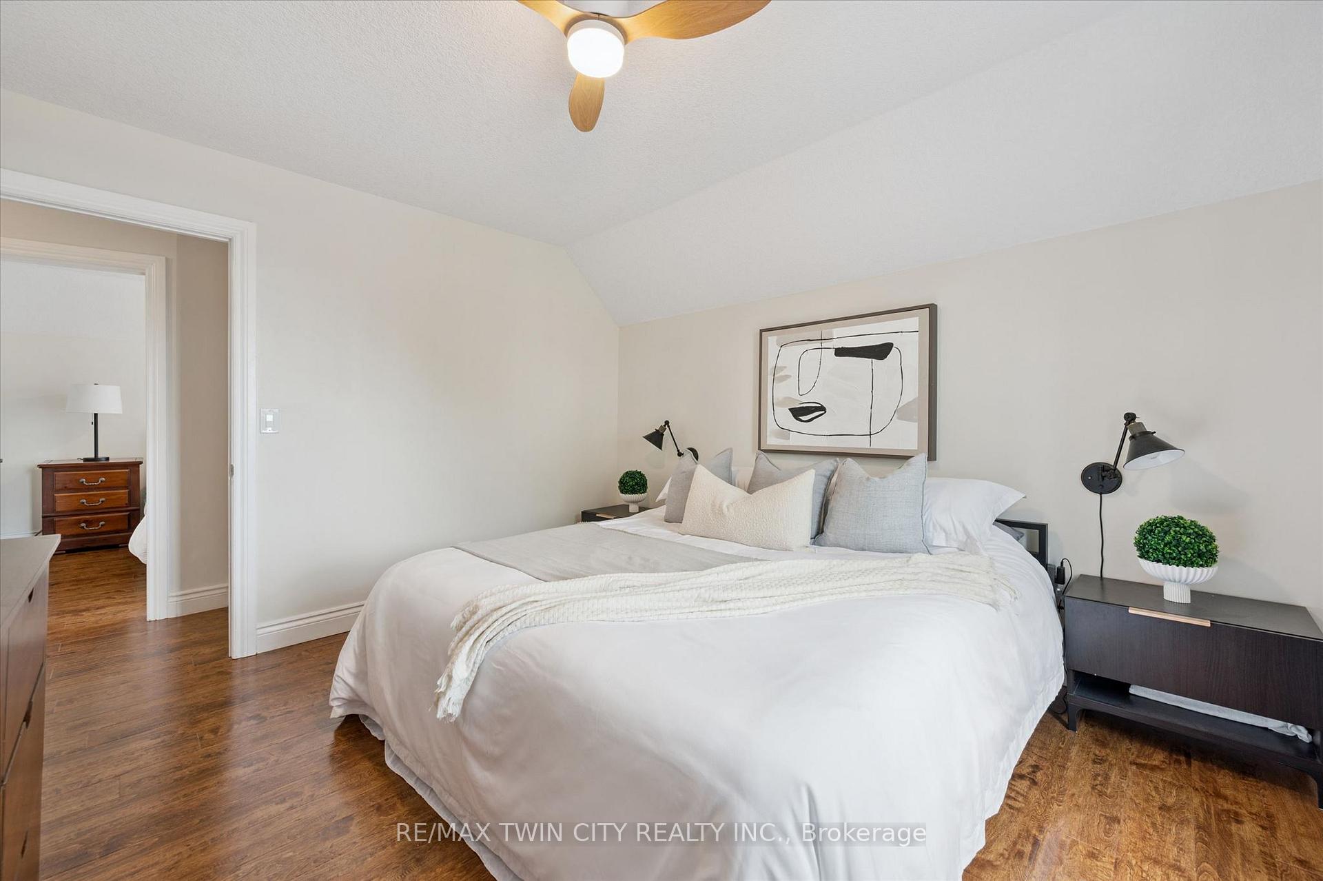 Photo 28 of 40 Madison Avenue S, Kitchener, King East — HOMEH