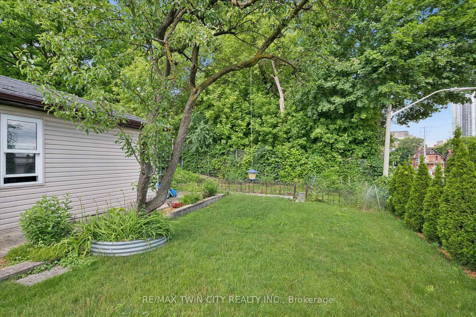 Photo 40 of 40 Madison Avenue S, Kitchener, King East — HOMEH