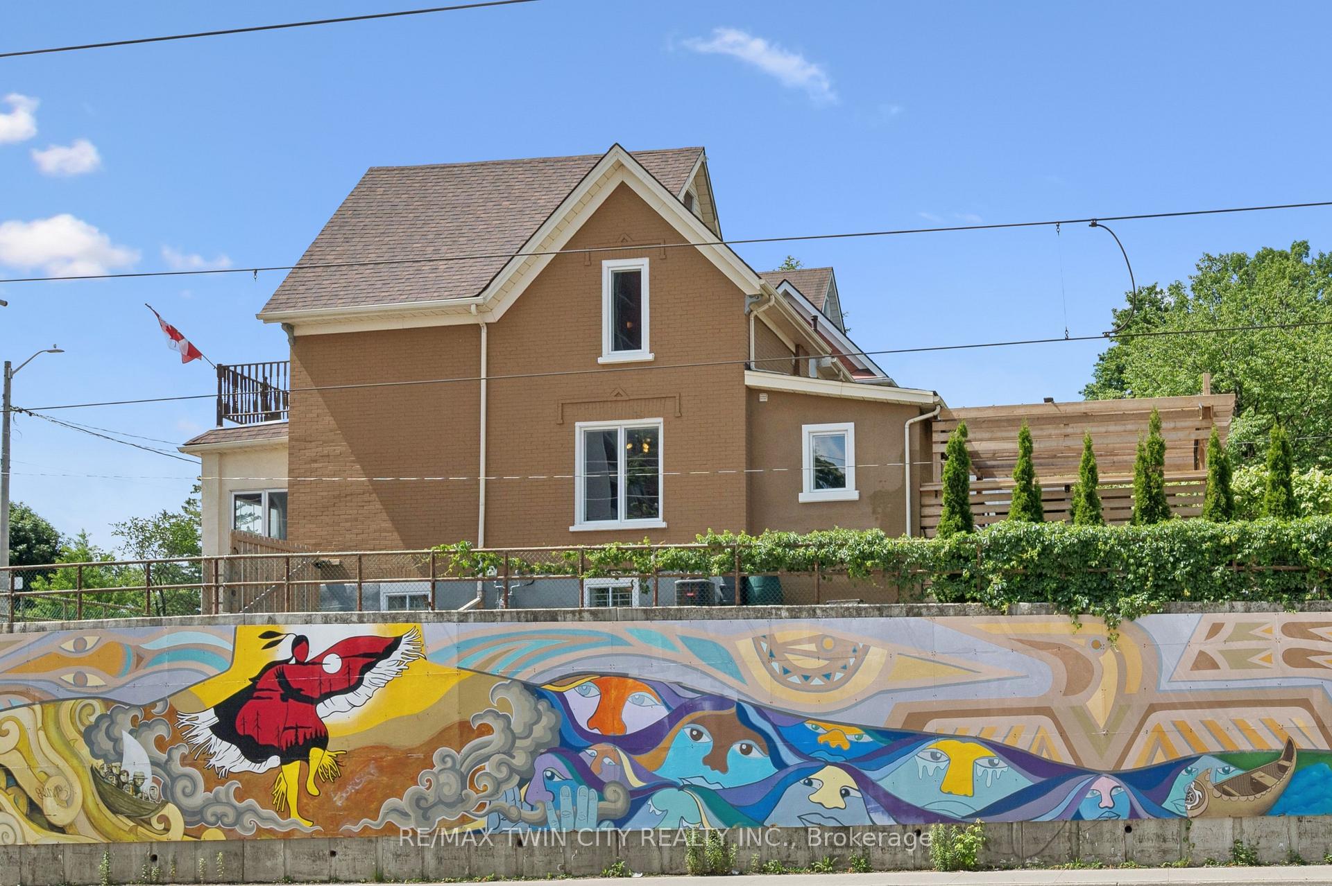 Photo 46 of 40 Madison Avenue S, Kitchener, King East — HOMEH