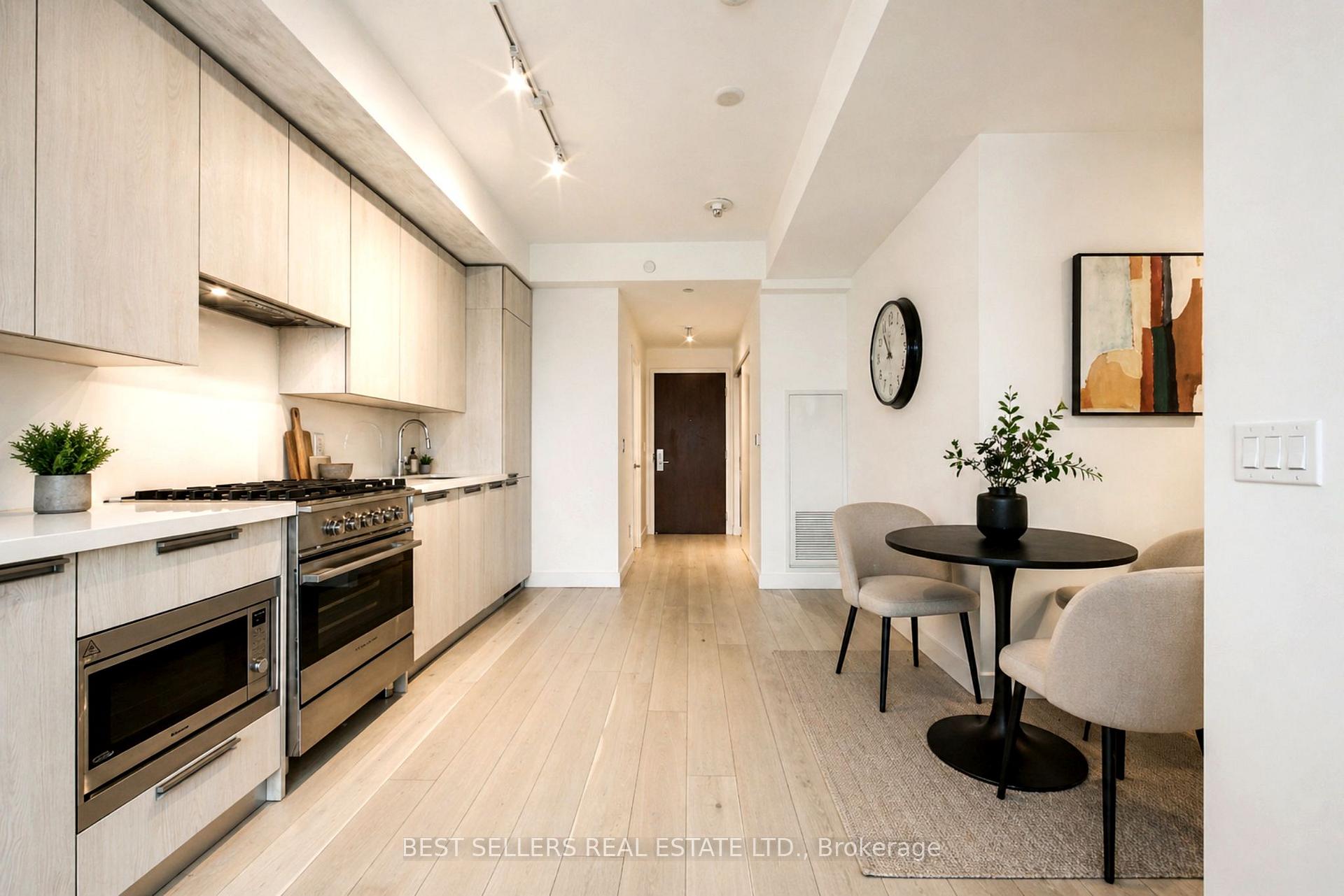 Photo 9 of Unit 611, 160 Kingsway Crescent, Etobicoke, Kingsway South — HOMEH