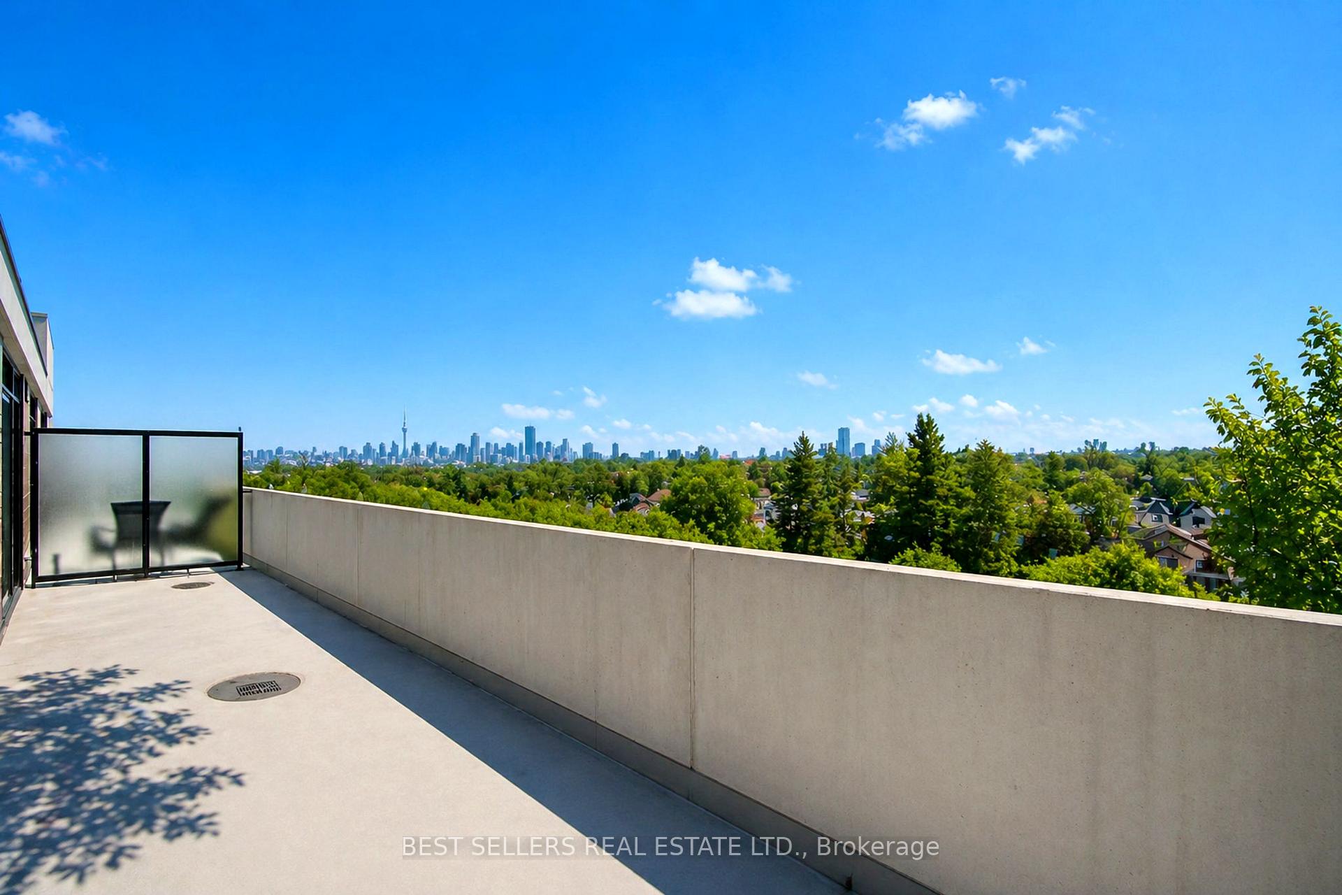 Photo 13 of Unit 611, 160 Kingsway Crescent, Etobicoke, Kingsway South — HOMEH